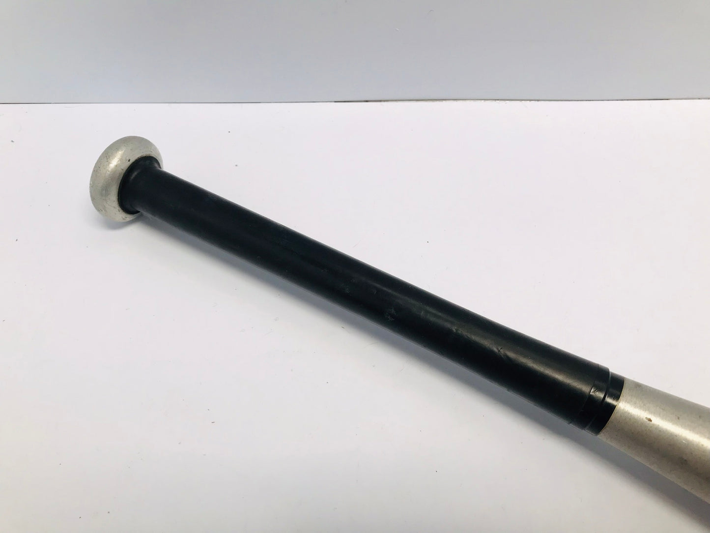 Baseball Bat 34 inch 29 oz Easton Black Max Long Barrell Softball Chrome Black Green