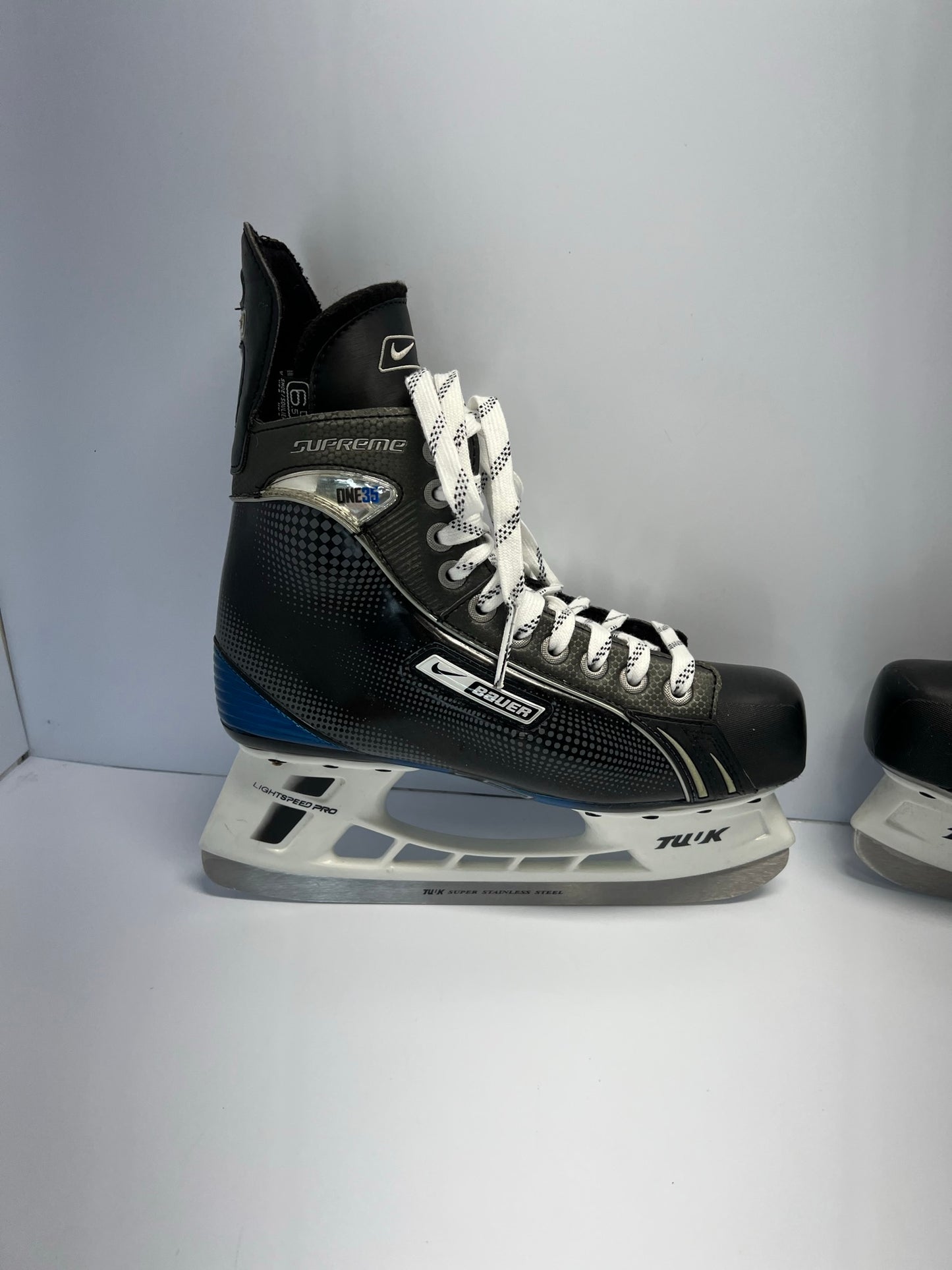 Hockey Skates Men's Size 8 Shoe 6.5 Skate Size Bauer Nike One35 New Demo Model