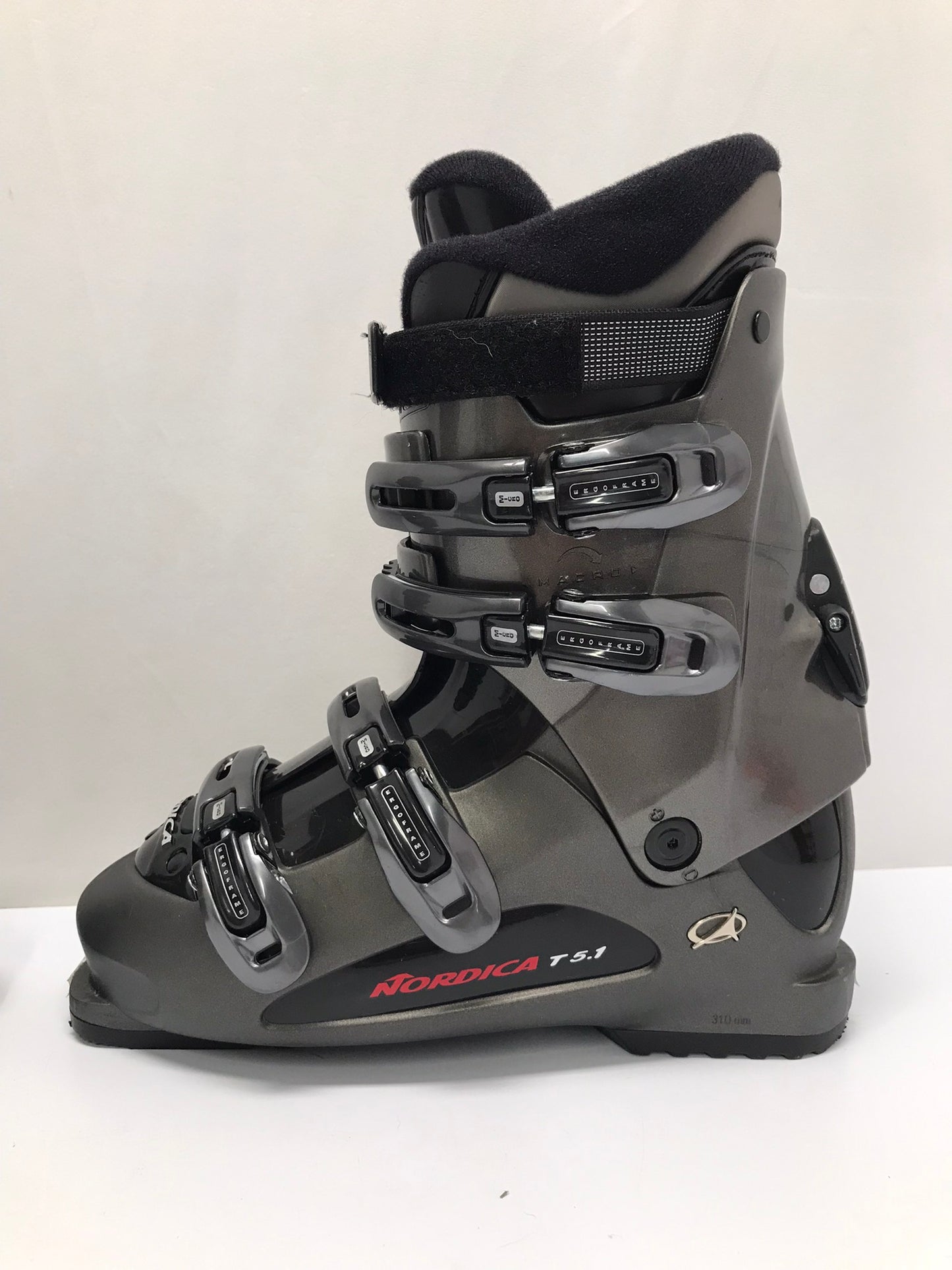 Ski Boots Mondo Size 27.0 Men's Size 9 Ladies Size 10 310 mm Nordica Grey Black New Demo Model