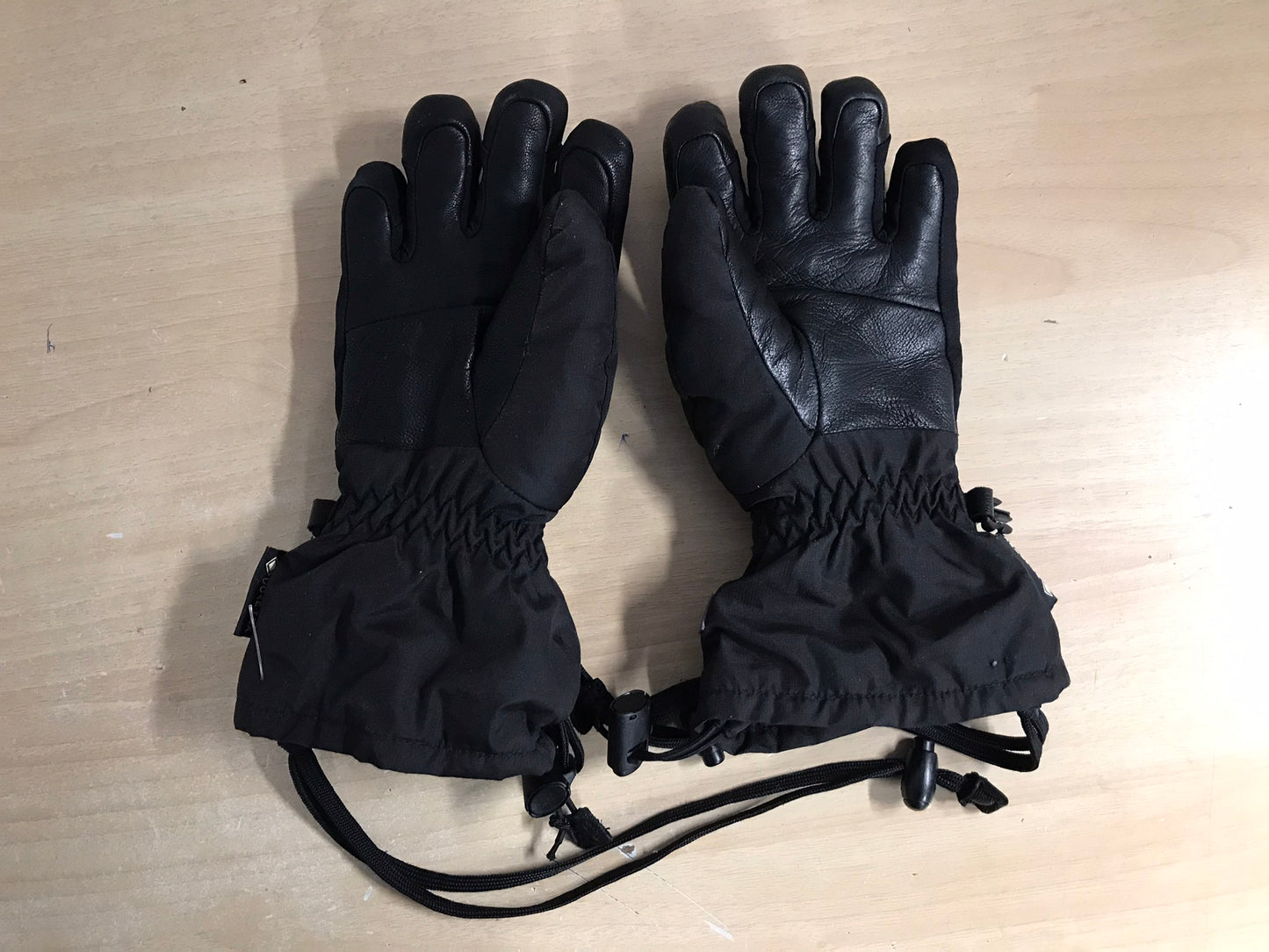 Winter Gloves and Mitts Child Size 7-9 Dakine Gore-Tex Plus Warm Waterproof Ski Gloves