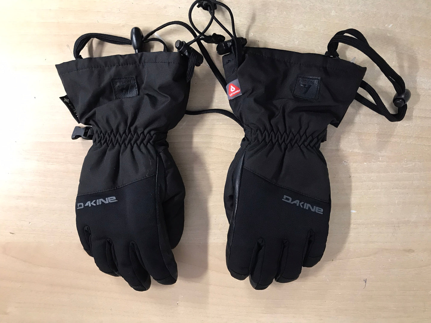 Winter Gloves and Mitts Child Size 7-9 Dakine Gore-Tex Plus Warm Waterproof Ski Gloves