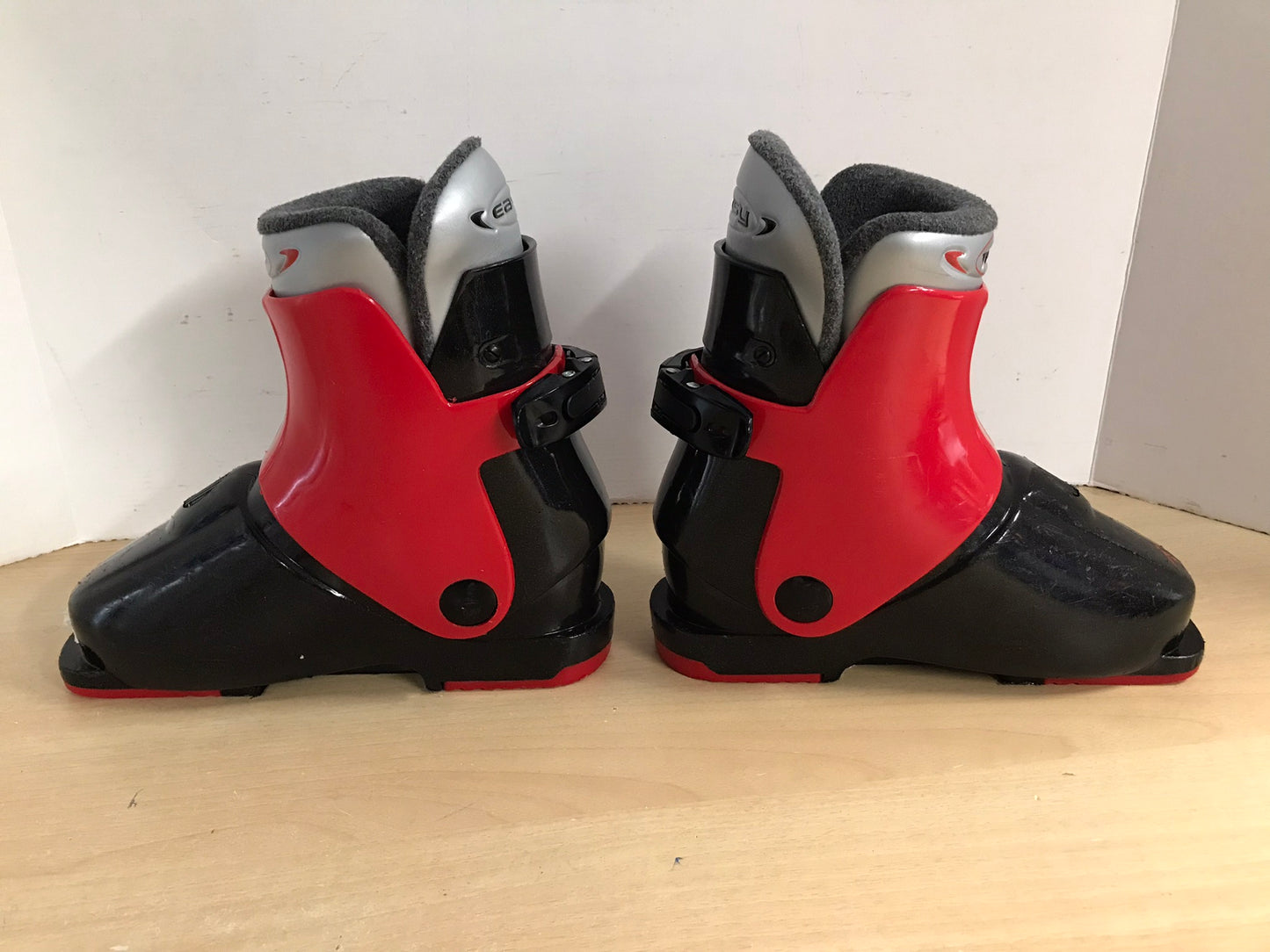 Ski Boots Mondo Size 20.0 Child Size 1-2 251 mm Tecno Black White Red
