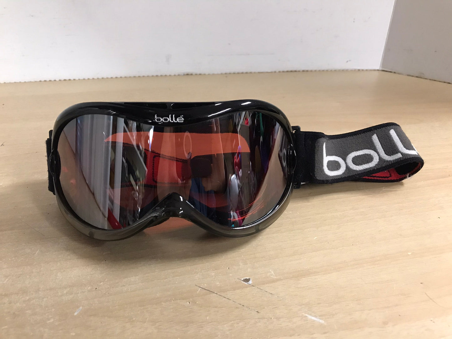 Ski Goggles Adult Size Medium Bollet Black Red Rose Lenses New Demo Model