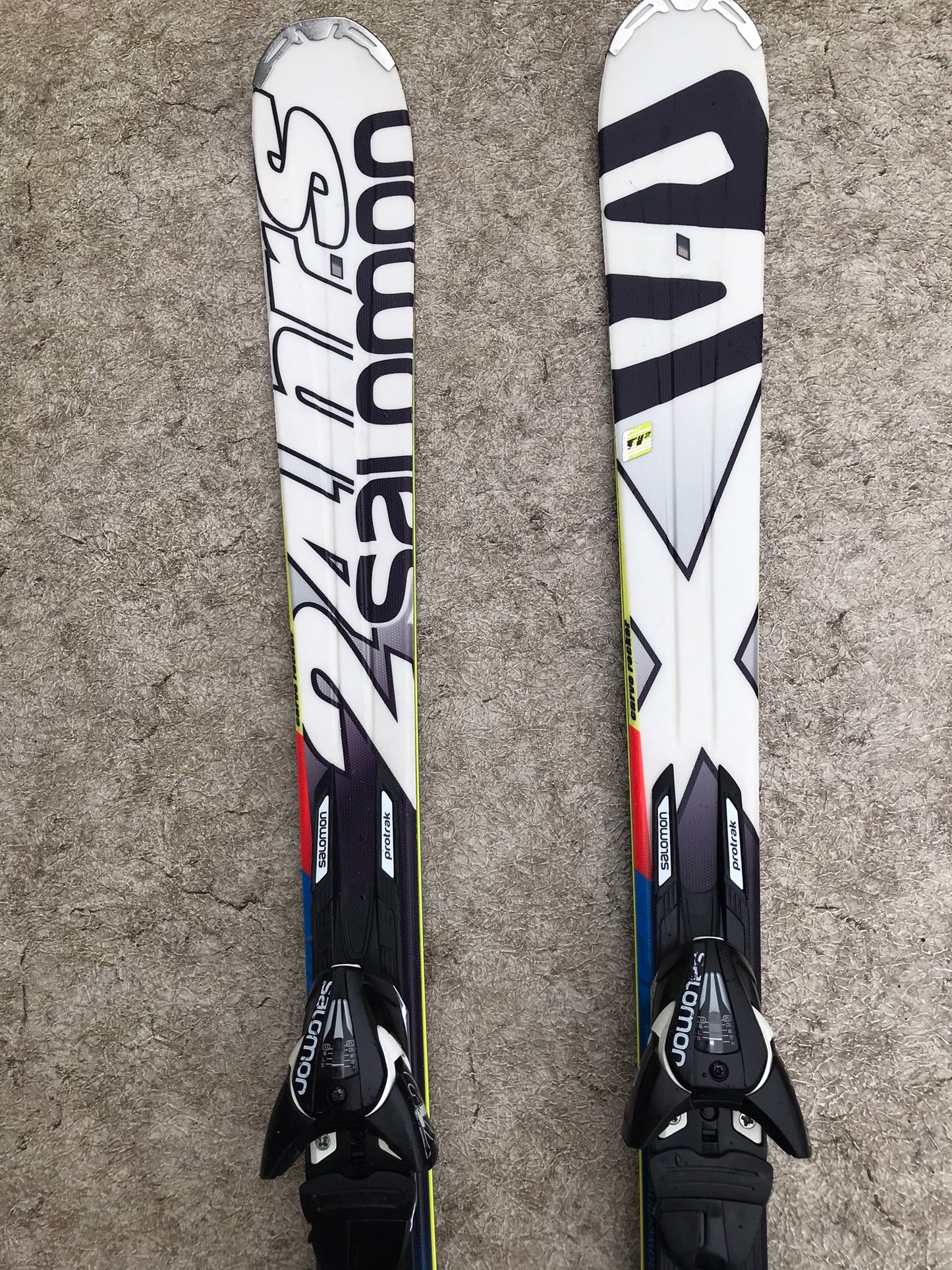 Ski 153 Salomon White Black Lime Parabolic With Bindings Excellent