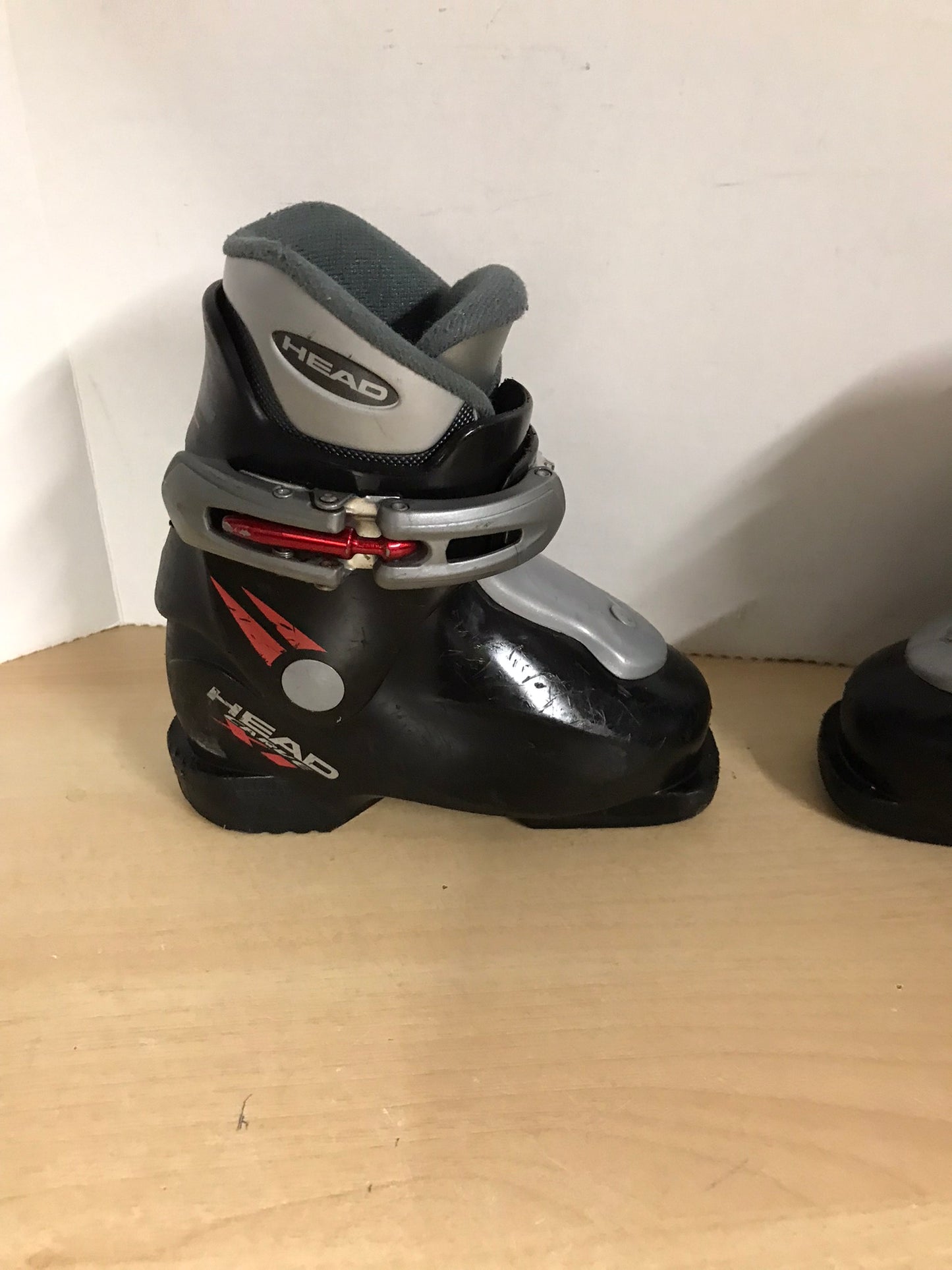 Ski Boots Mondo Size 15.5 Child Size 8.5 Toddler 201 mm Head Black Some Wear Scratches