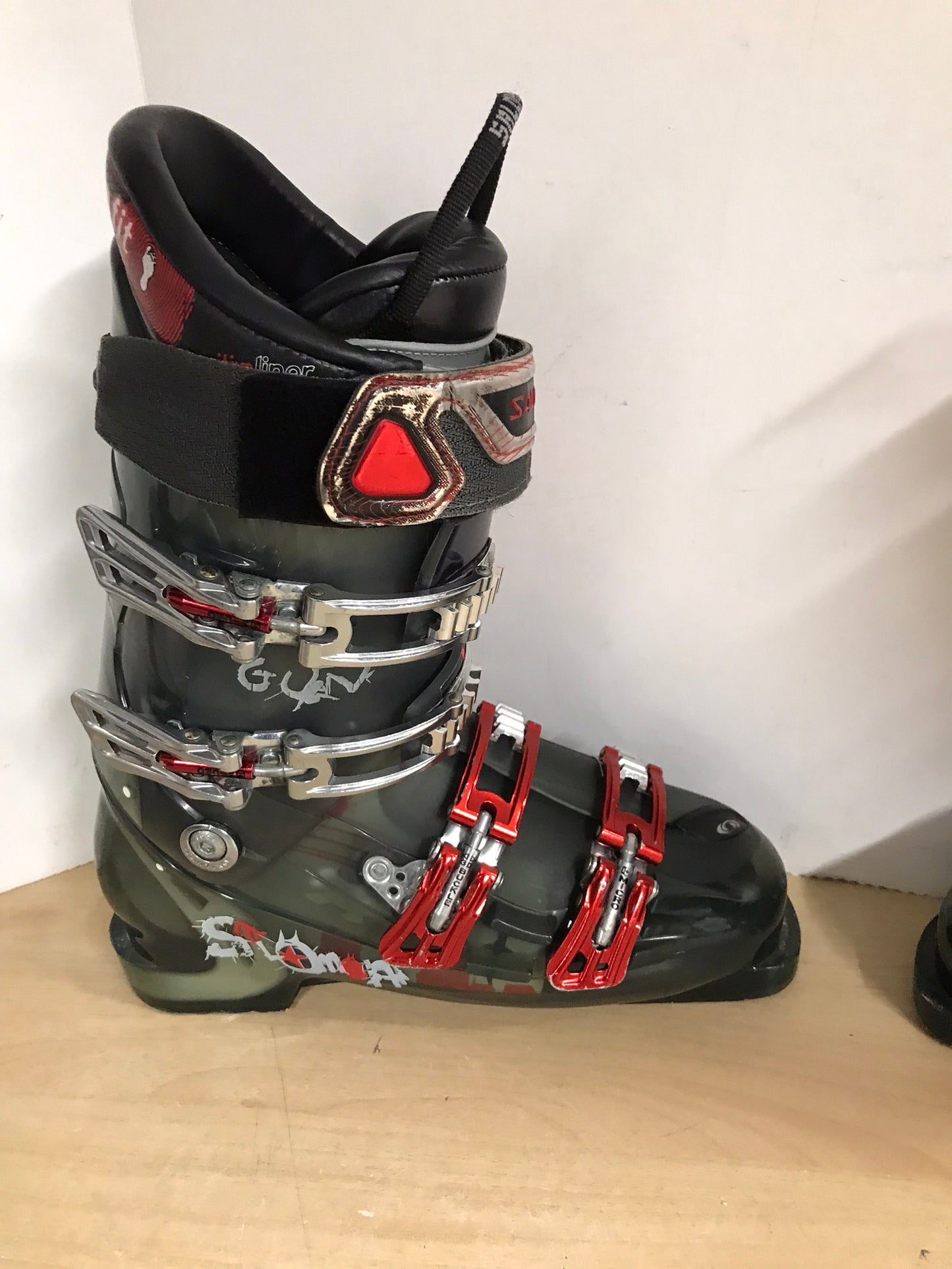 Ski Boots Mondo Size 26.5 Men's 8.5 Ladies Size 9.5 305 mm Salomon Sage Green Red