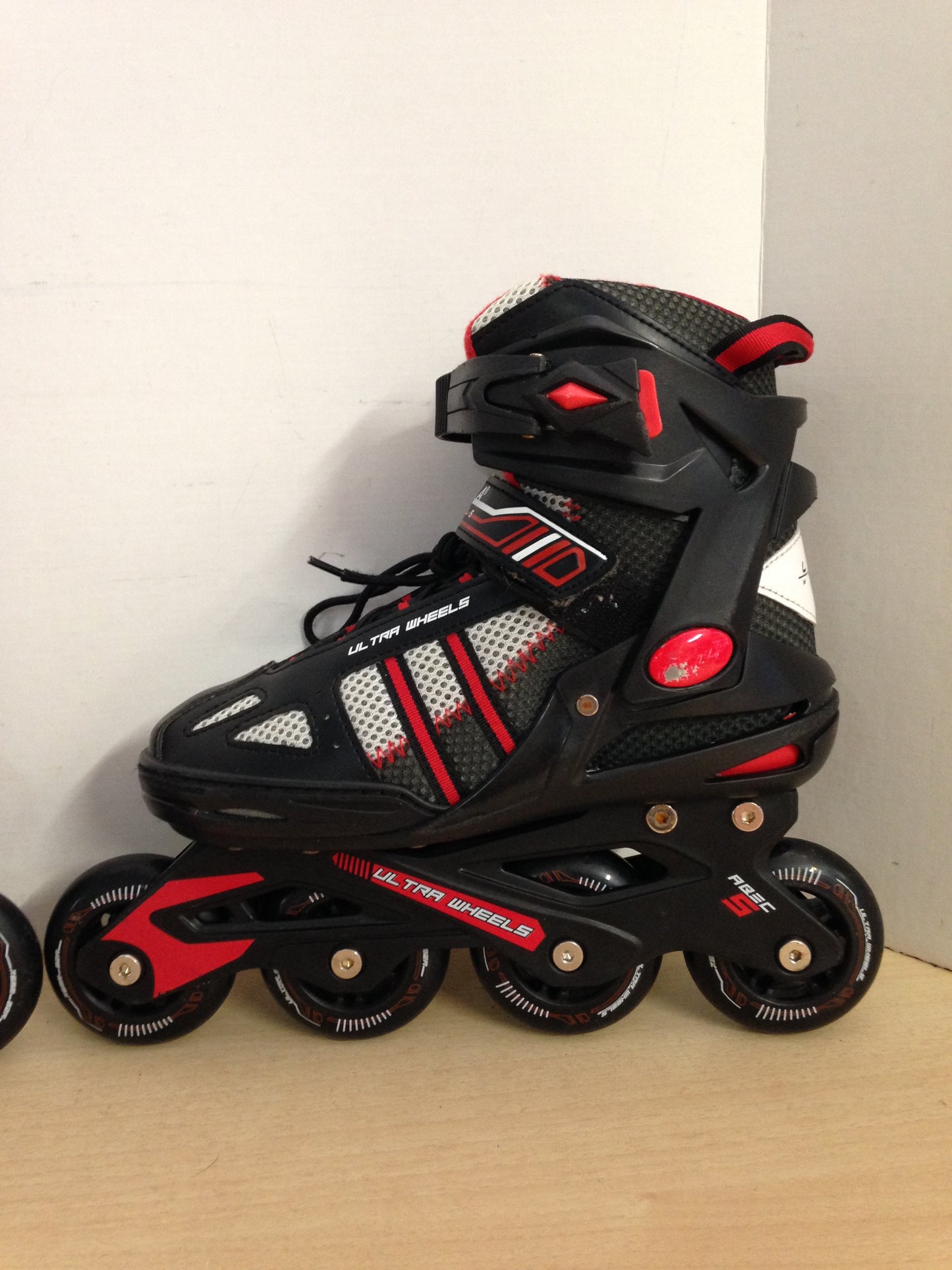 Inline Roller Skates Child Size 5 Ultra Wheels Rubber Tires Red Black Excellent
