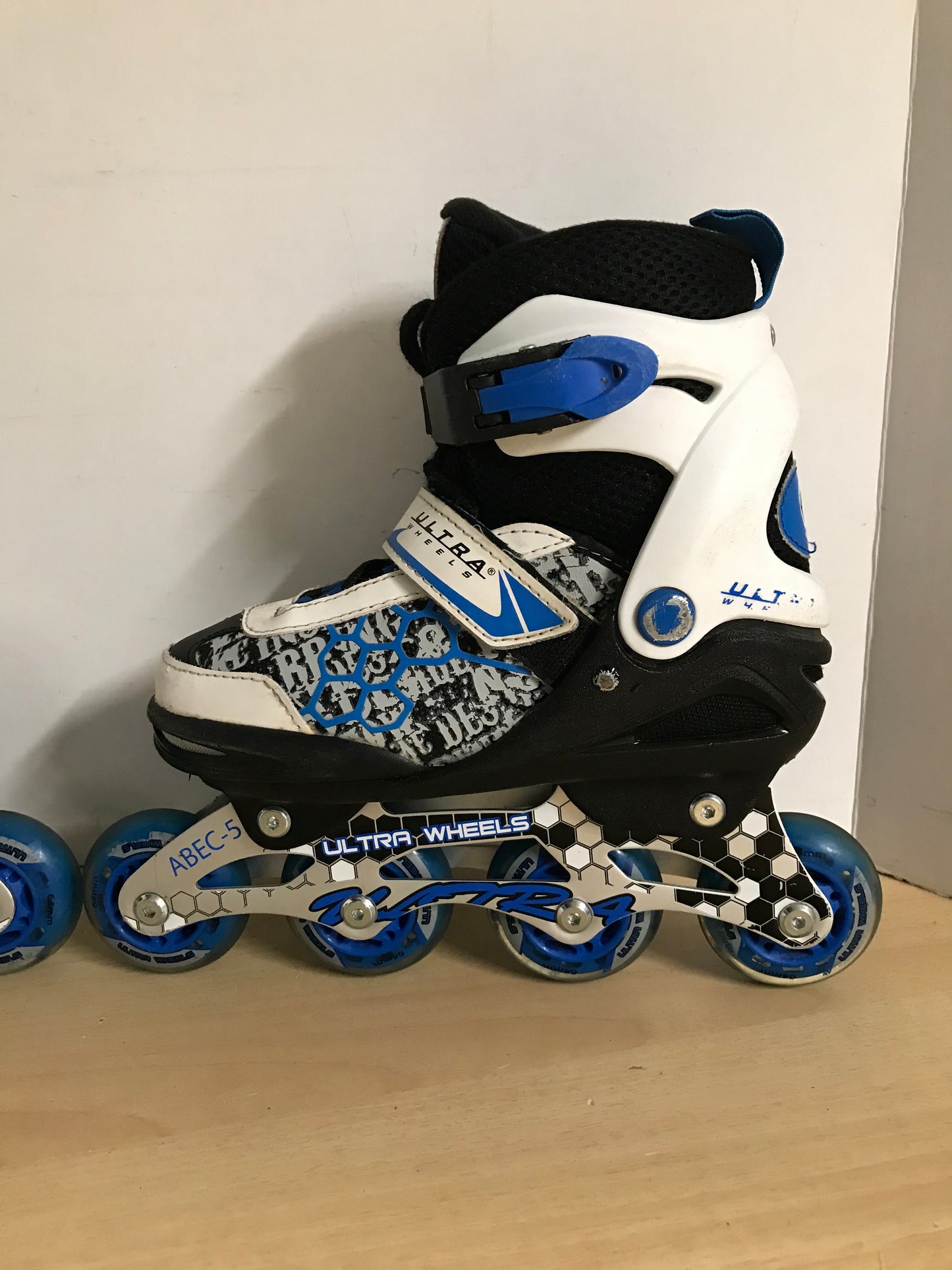 Inline Roller Skates Child Size 1-4 Adjustable Ultra Wheels Rubber Wheels Blue White Black