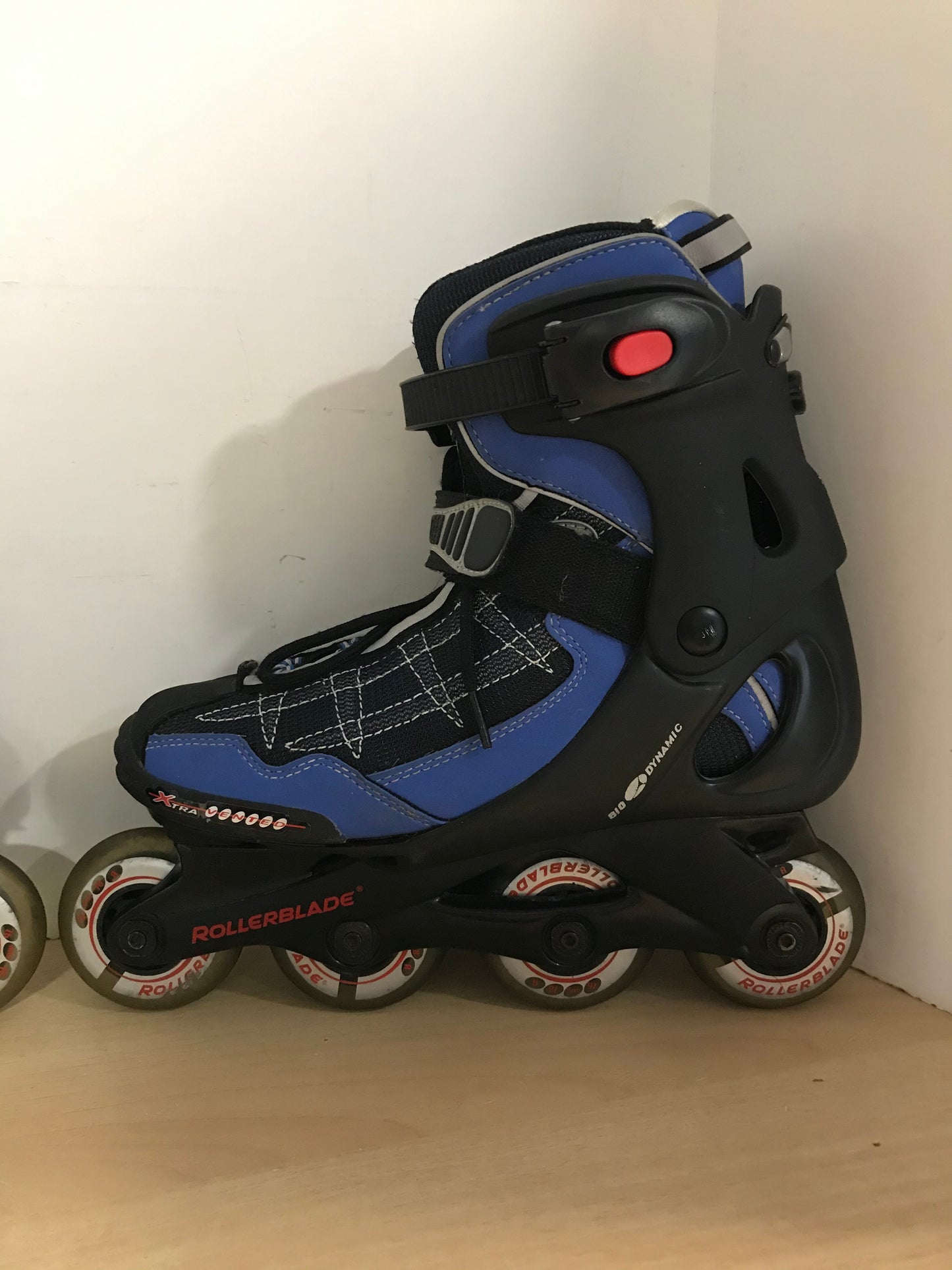 Inline Roller Skates Ladies Size 8 Rollerblades Bio Dynamic Black Blue Rubber Wheels