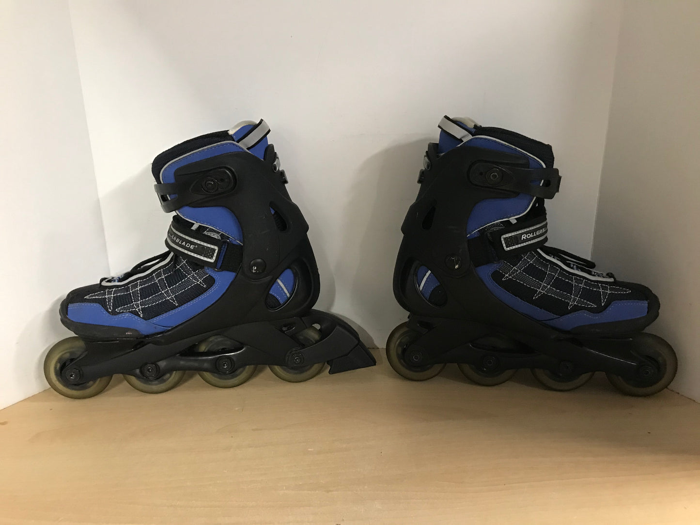 Inline Roller Skates Ladies Size 8 Rollerblades Bio Dynamic Black Blue Rubber Wheels