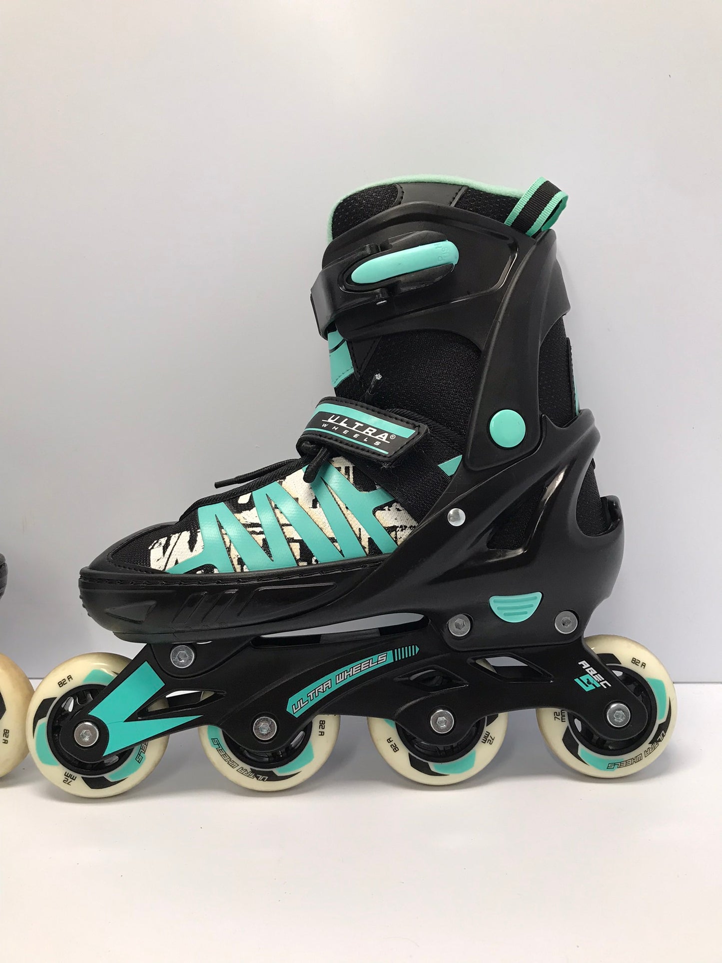 Inline Roller Skates Ladies Size 9-11 Adjustable Ultra Wheels Rubber Wheels Black Teel New Demo Model