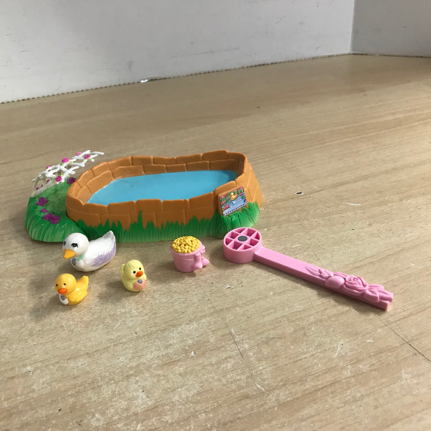 Littlest Pet Shop 1993 Vintage Swimming Ducklings With Pond Side Nest Excellent RARE