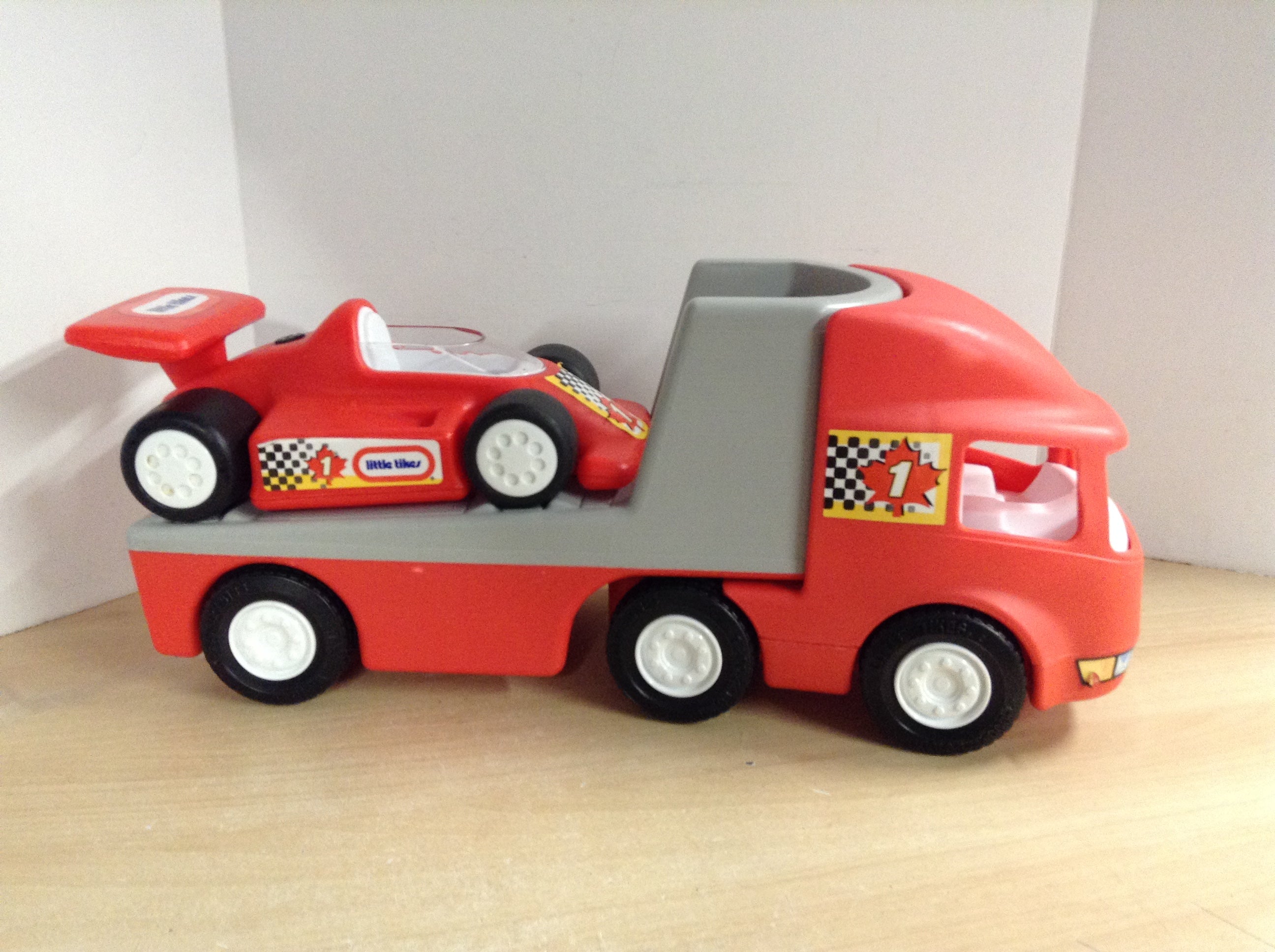 Little tikes tractor and trailer top