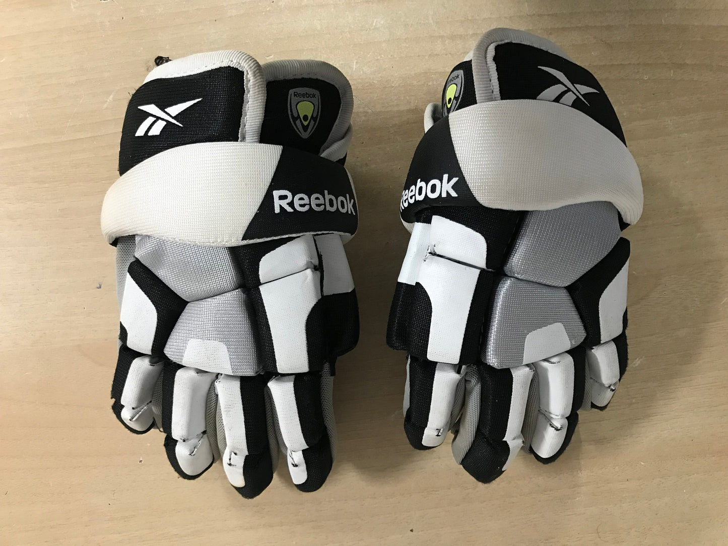 Lacrosse Gloves Child Size 8 inch Age 7-8 Reebok Grey Black White Minor Marks