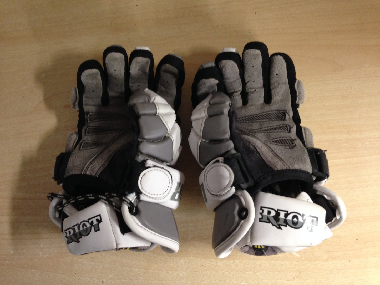 Lacrosse Gloves Men's Size Small 12 inch Warrior Grey White Excellent