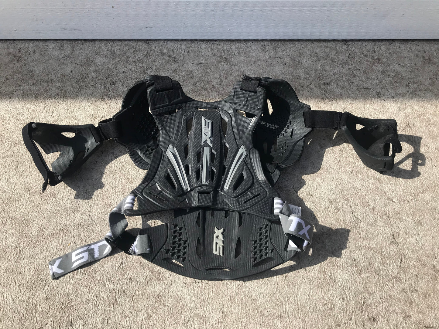 Lacrosse Men's Size Large  Shoulder Chest Pads STX G2 Polymer Grey New Demo Model