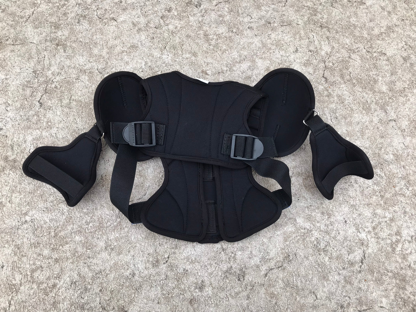 Lacrosse Shoulder Chest Pads Child Size 6-8 Warrior Peanut Black Grey New Demo