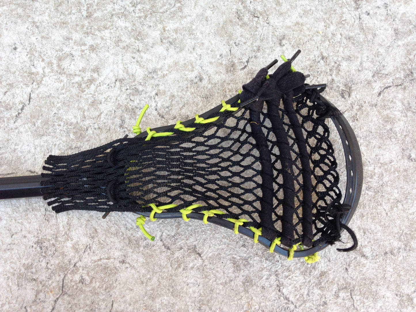 Lacrosse Stick Youth Size 40 inch Reebok Ree Train  Black Lime As New