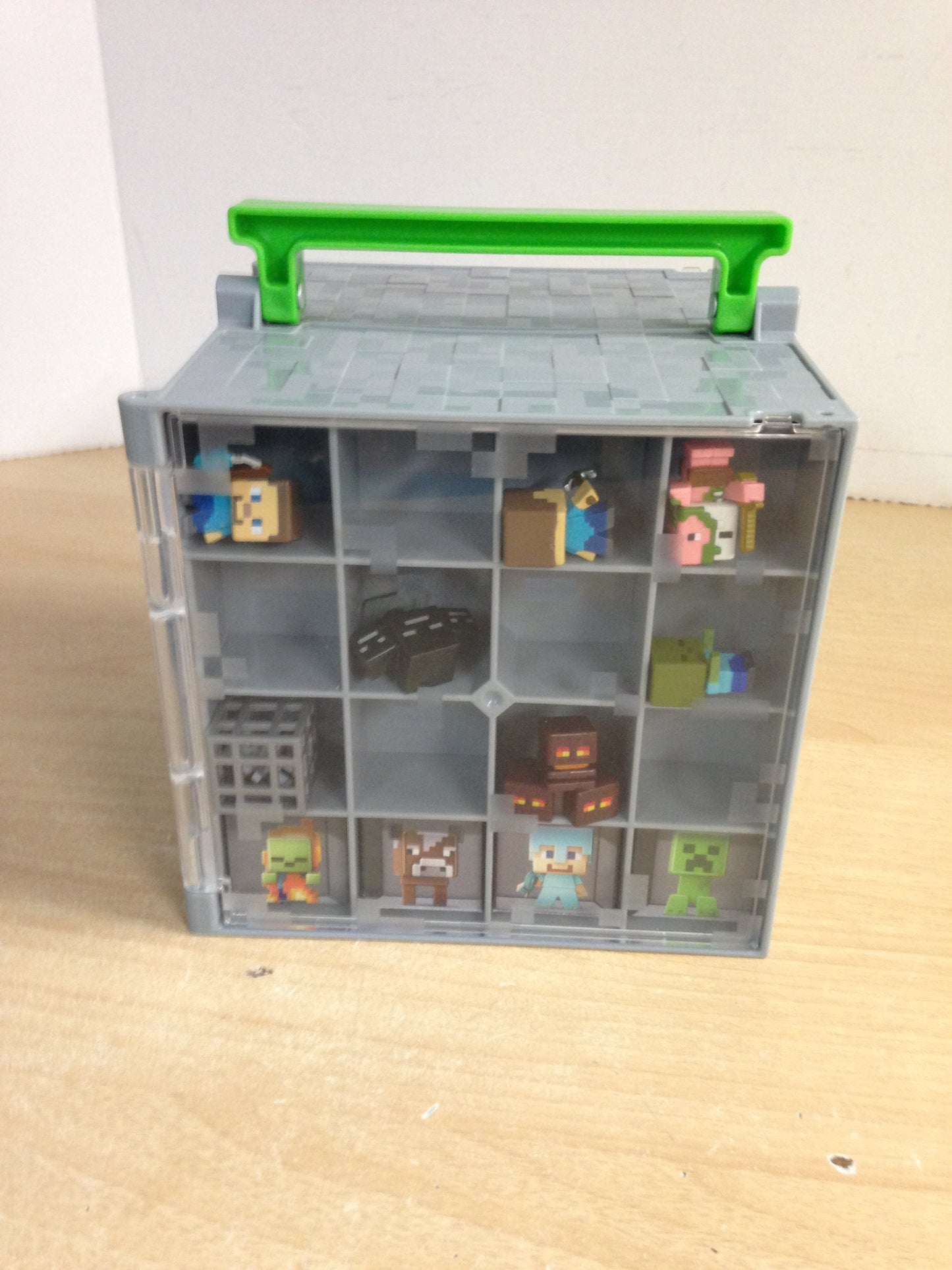 Lego Minecraft Mini Figure Collectors Case Opens For Pay Set With 17 Mini Figures Excellent