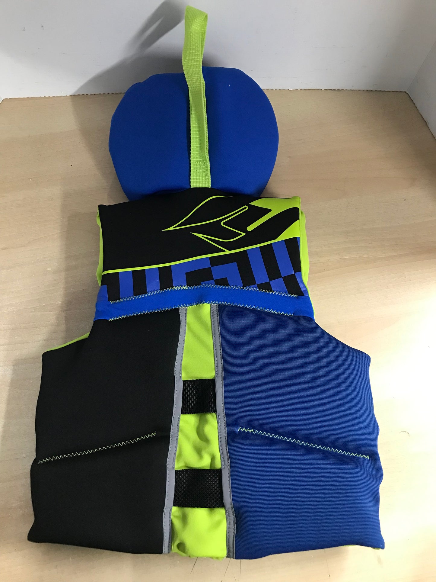 Life Jacket Child Size 60-90 Youth Hyperlite Blue Lime As New