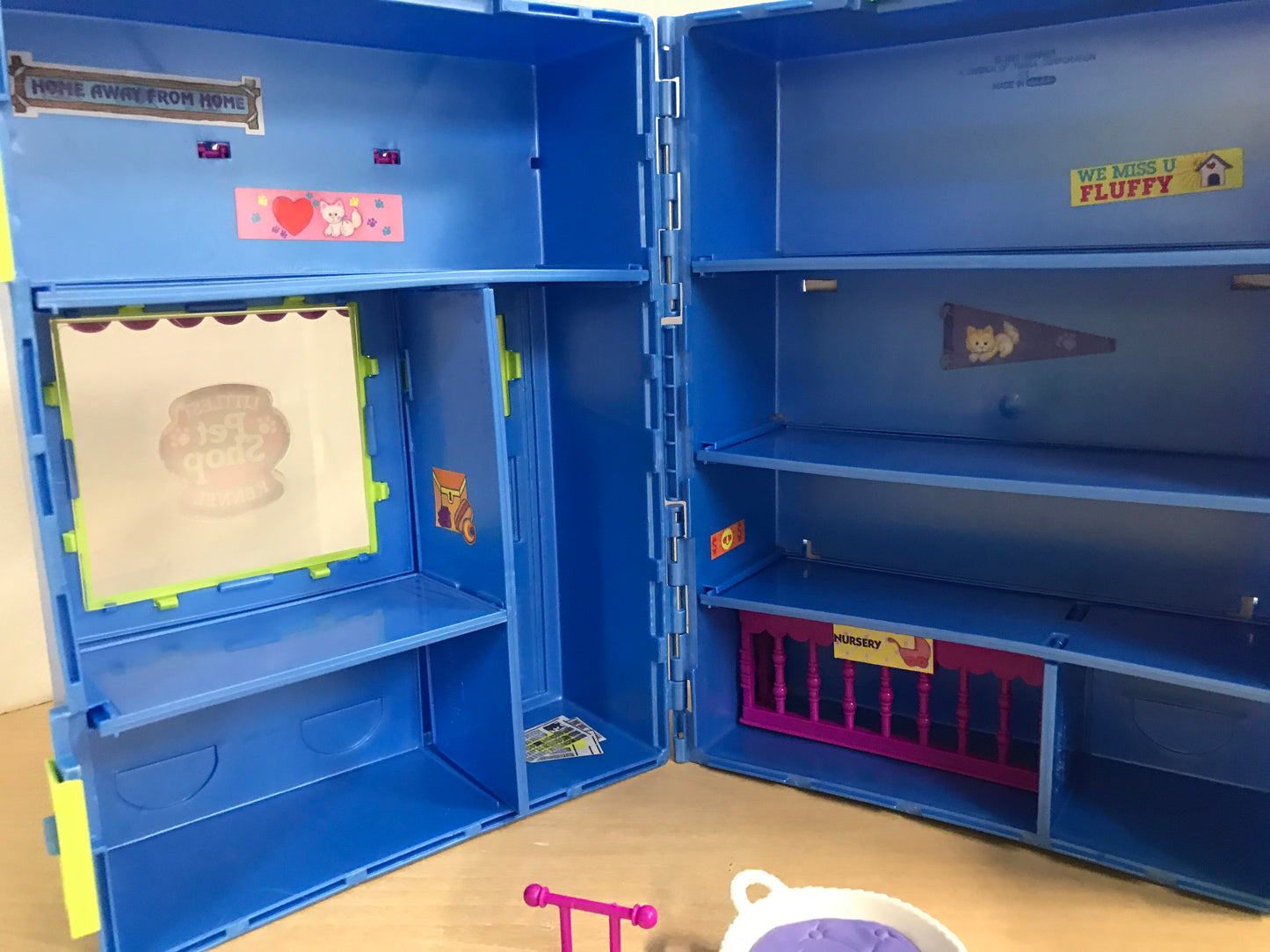 Littlest Pet Shop 1993 Vintage Pet Kennel Excellent RARE
