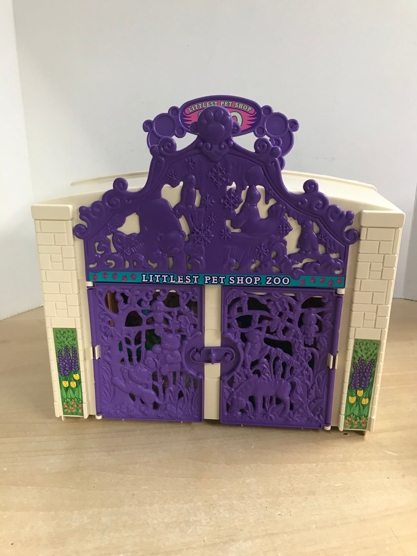 Littlest Pet Shop 1993 Vintage Petting Zoo Barn Excellent RARE
