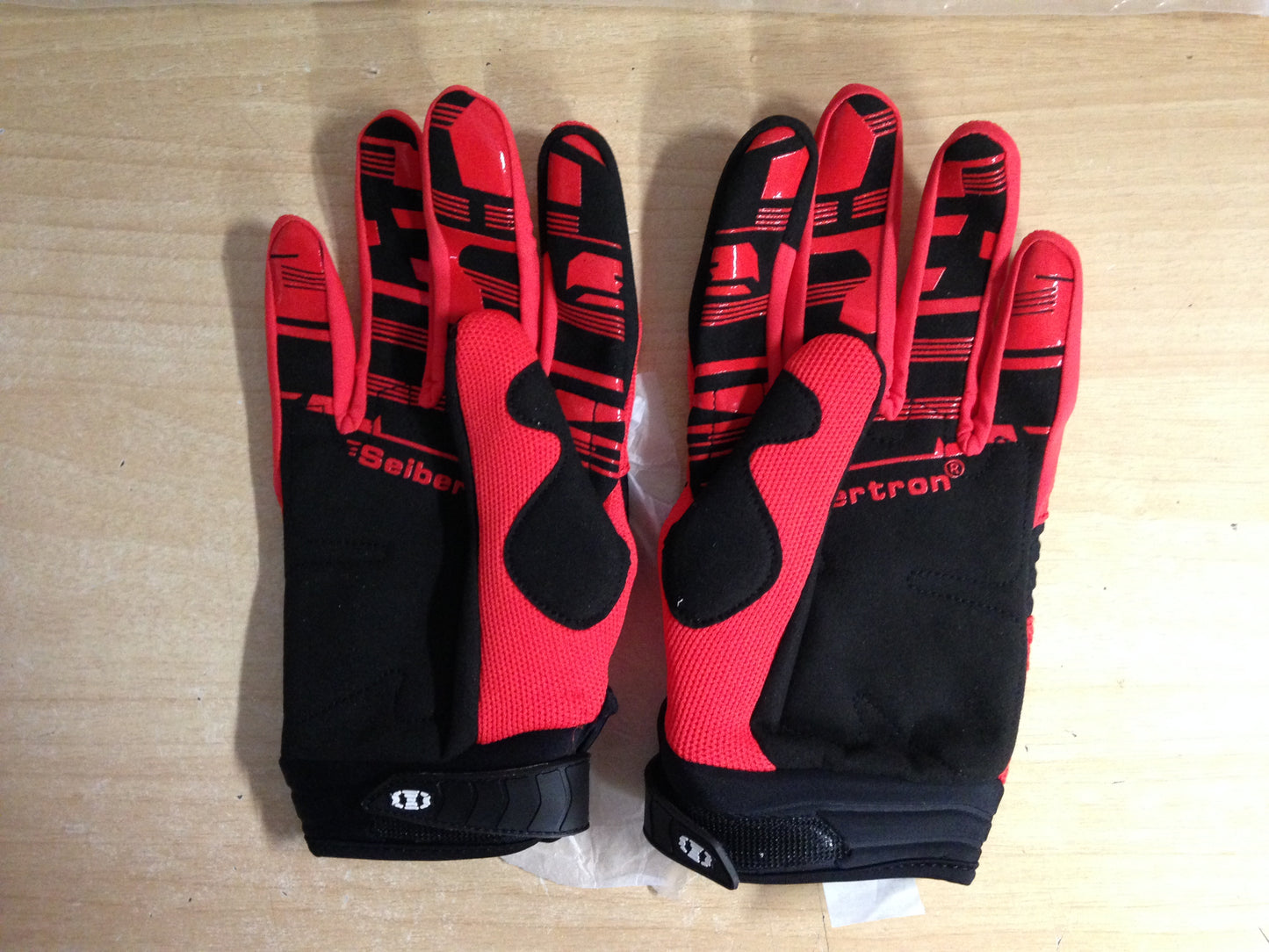 Motocross BMX Dirt Bike NEW Dirt Paws Gloves Seibertron Men's Medium Black Red