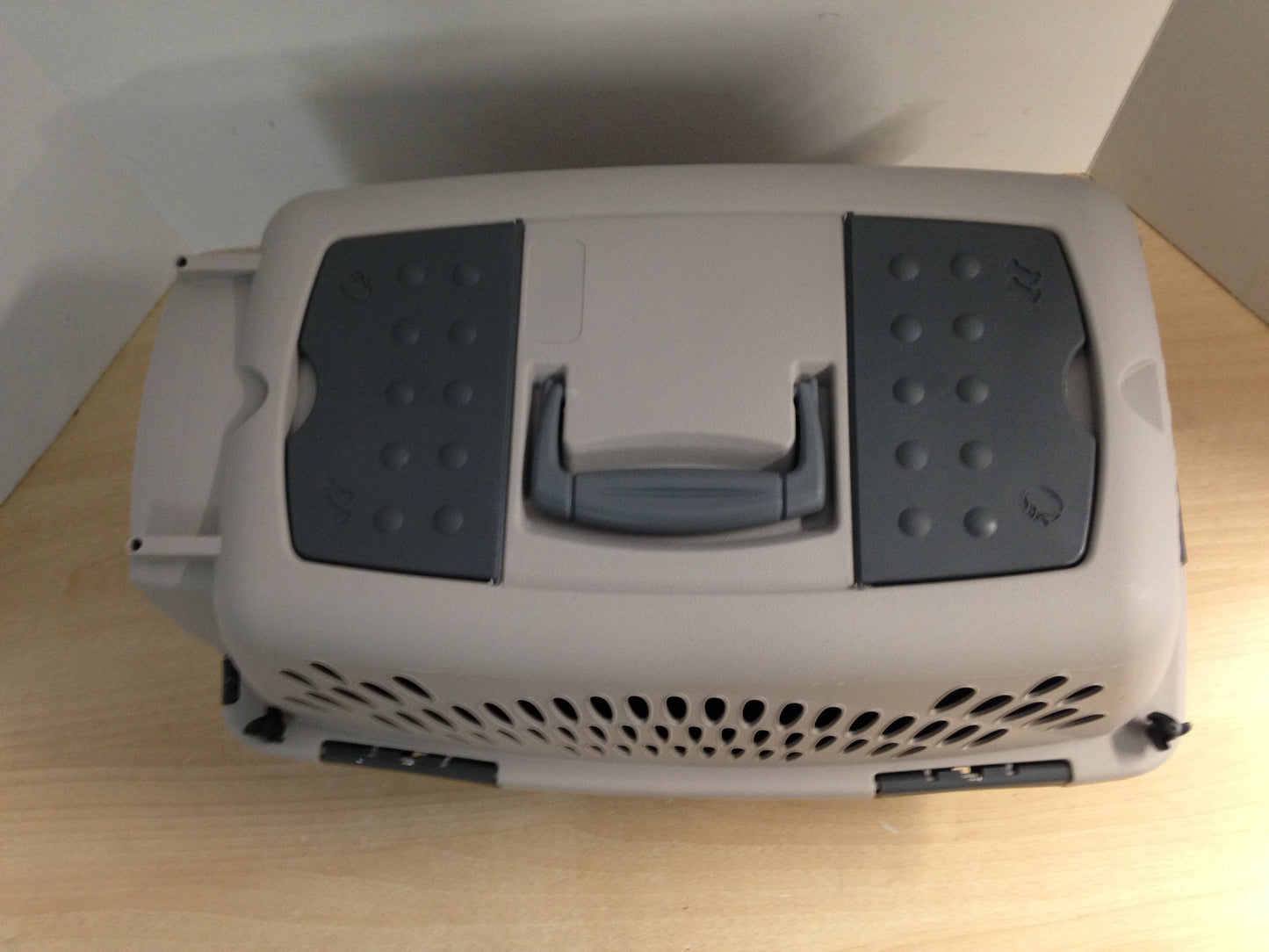 My Little Pet Shop Pet Crate Dog Cat Kennel Small Grey  Up To 15 Lb 20x11x13 inch