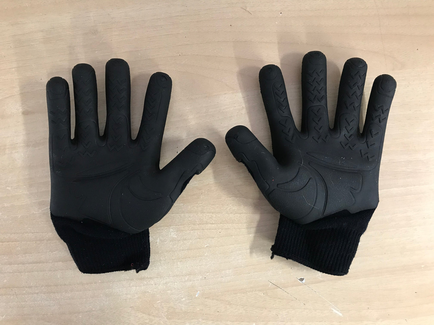 Motocross BMX Dirt Bike Bike Gloves MadGrip Rubber  Child Size 8-12 Black