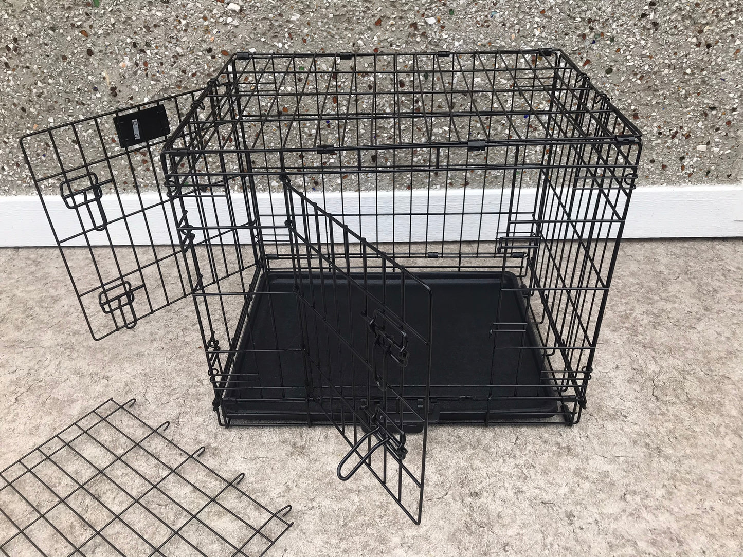 My Little Pet Shop Dog Puppy Pet Crate All Metal With Base 2 Doors and Extra Slat for Seperation As New Excellent 24 x 18 x 21 Up to 20 lb
