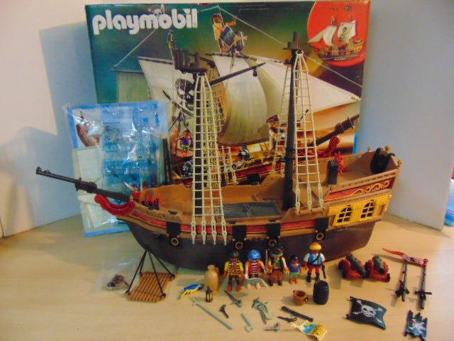 Playmobil 5135 Pirate Ship Playset 2011 retired Missing Few Small Pieces Sails and other Parts Still In Bag As New