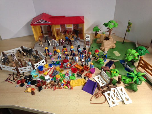 Playmobil 192 pc Massive Horse Ranch Loaded