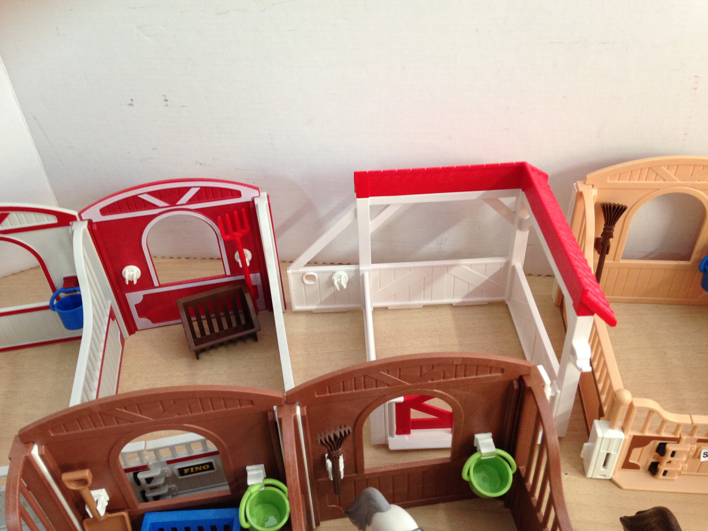 Playmobil Large Collection of Horse Stables and Vet Barn Stall Excellent