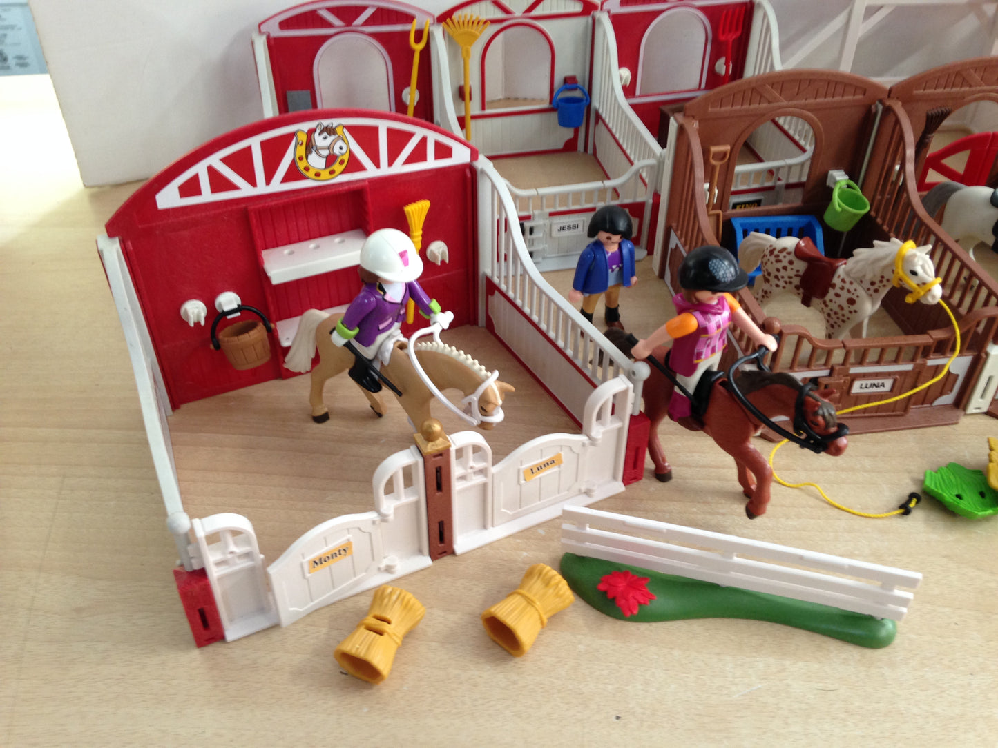 Playmobil Large Collection of Horse Stables and Vet Barn Stall Excellent
