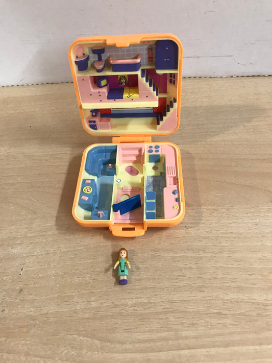 Polly Pocket Vintage House and Doll