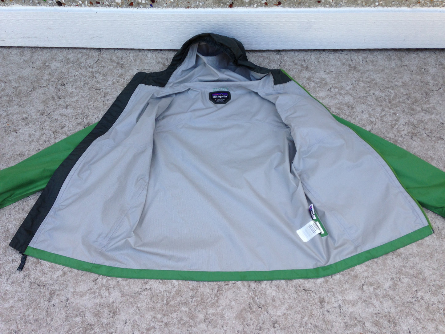 Rain Coat Child Size 14 Patagonia Waterproof Sealed Zippers Green Excellent