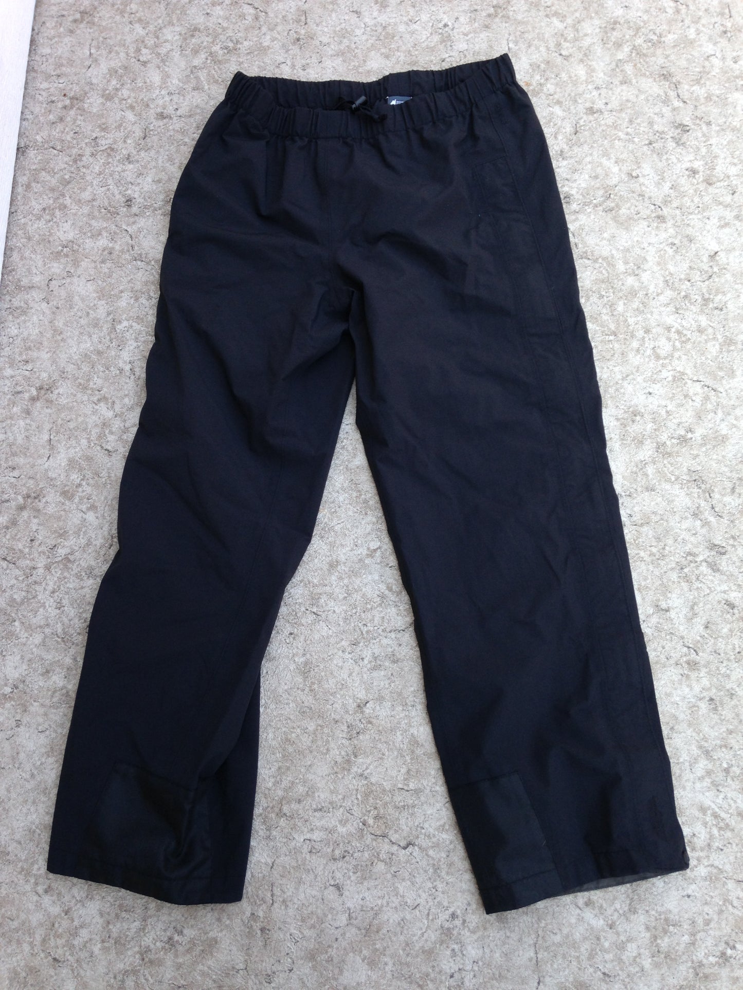 Rain Pants Men's Size Large  MEC Gore-Tex  Black Waterproof Full Zippers Up Both Legs Excellent