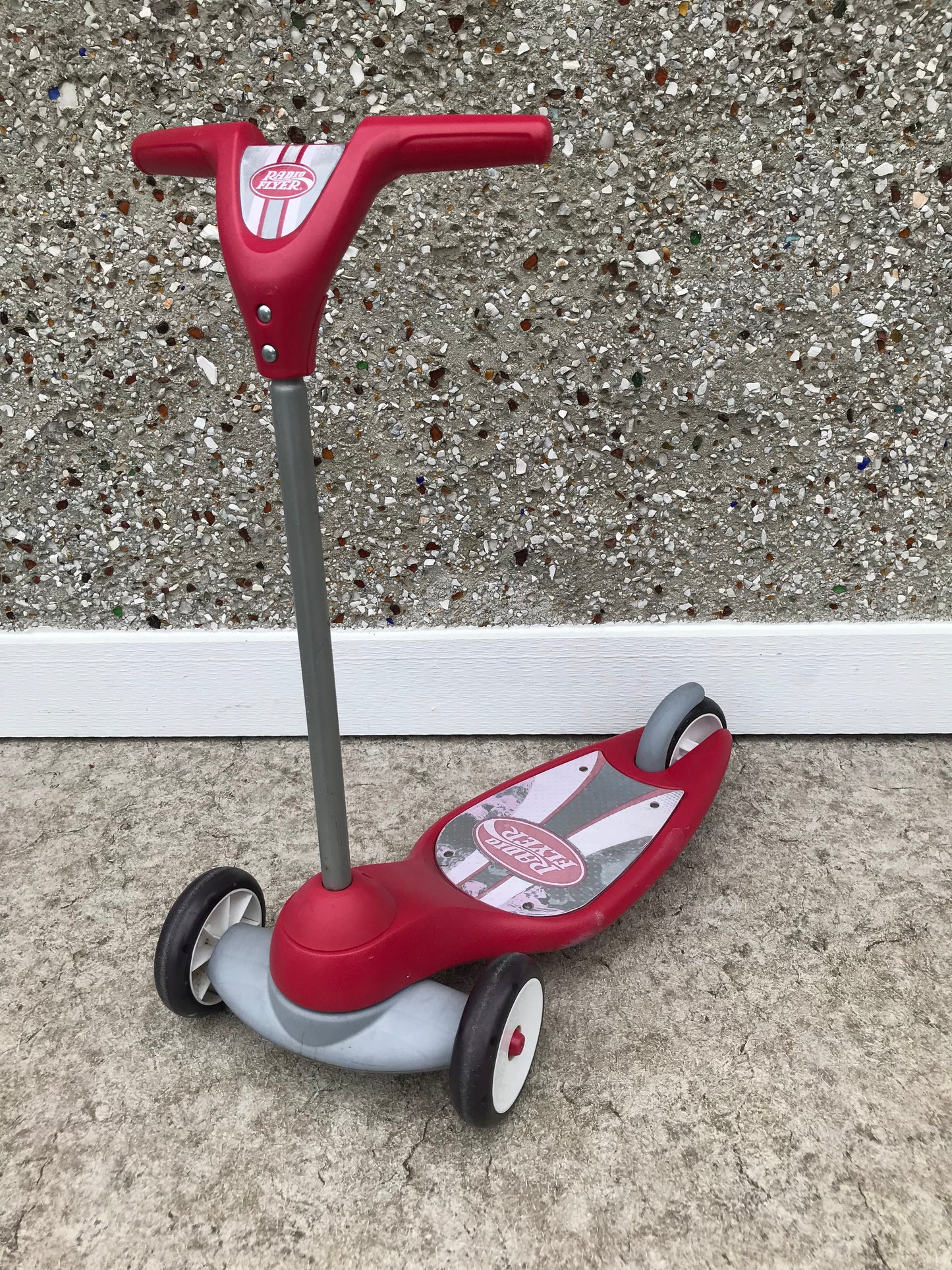 Radio Flyer My First Scooter 3 Wheeler Age 3-6 Red