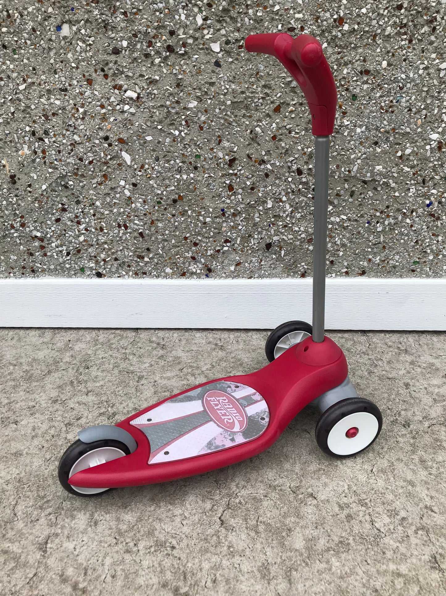 Radio Flyer My First Scooter 3 Wheeler Age 3-6 Red