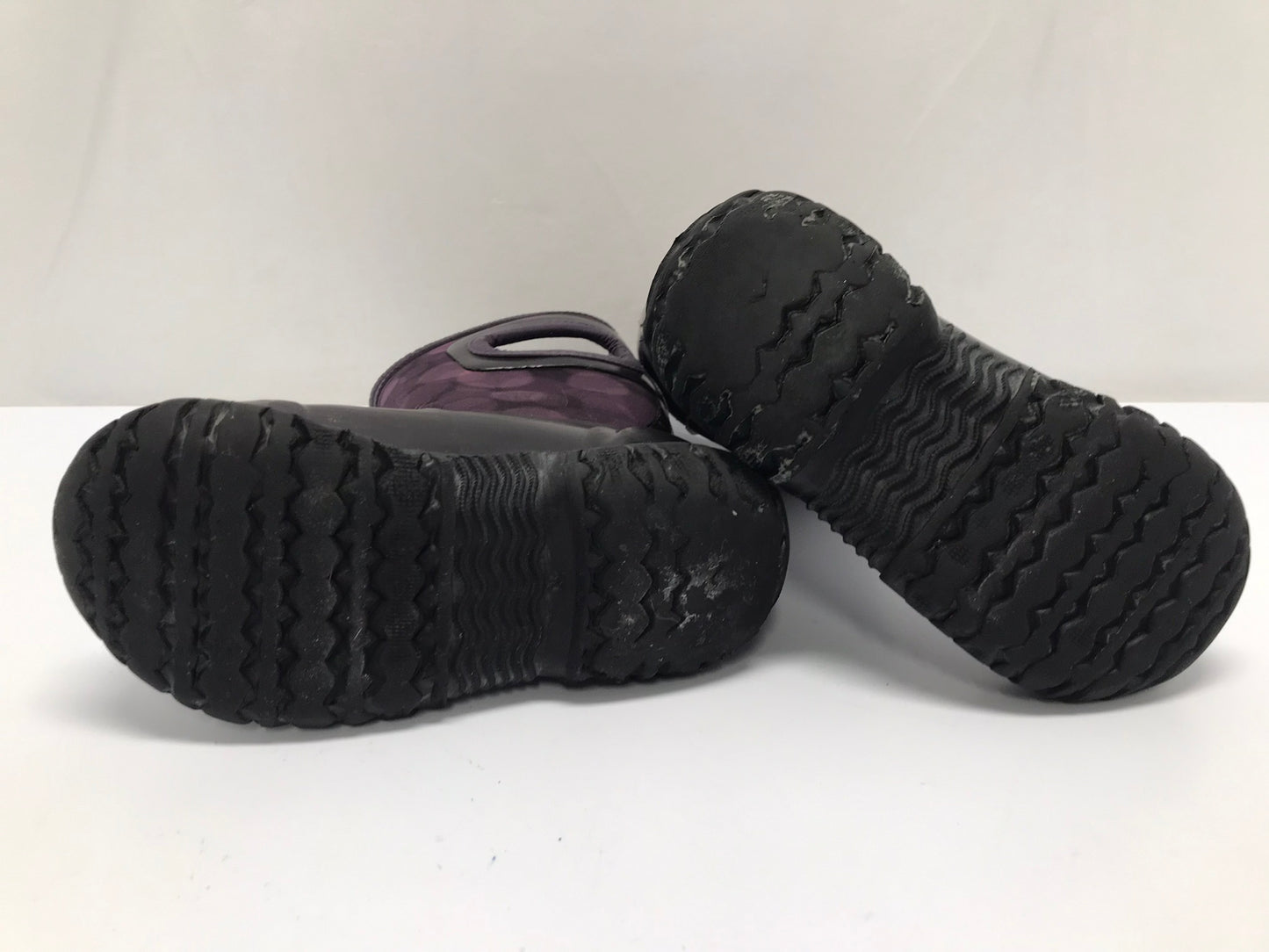 Rain Boots Bogs Brand Toddler Size 9 -15 degree Minor Wear Purple Black