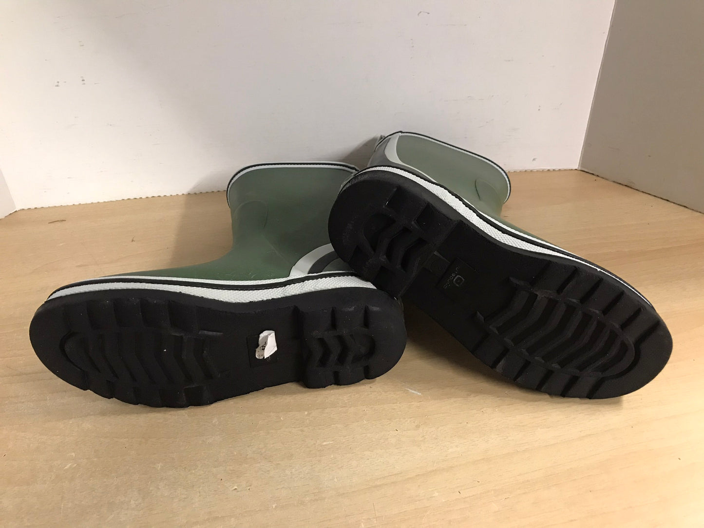Rain Boots Child Size 2 Outbound Green Black Excellent