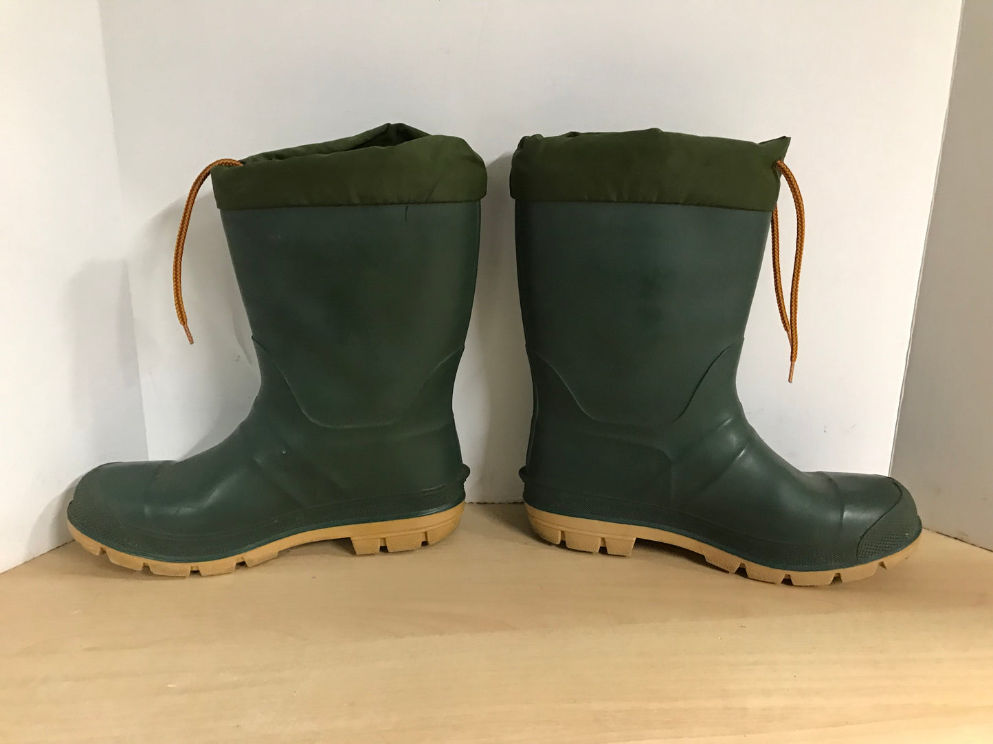 Rain Boots Child Size 6 Youth Kamik Kamik Green With Liner Waterproof Minor Wear