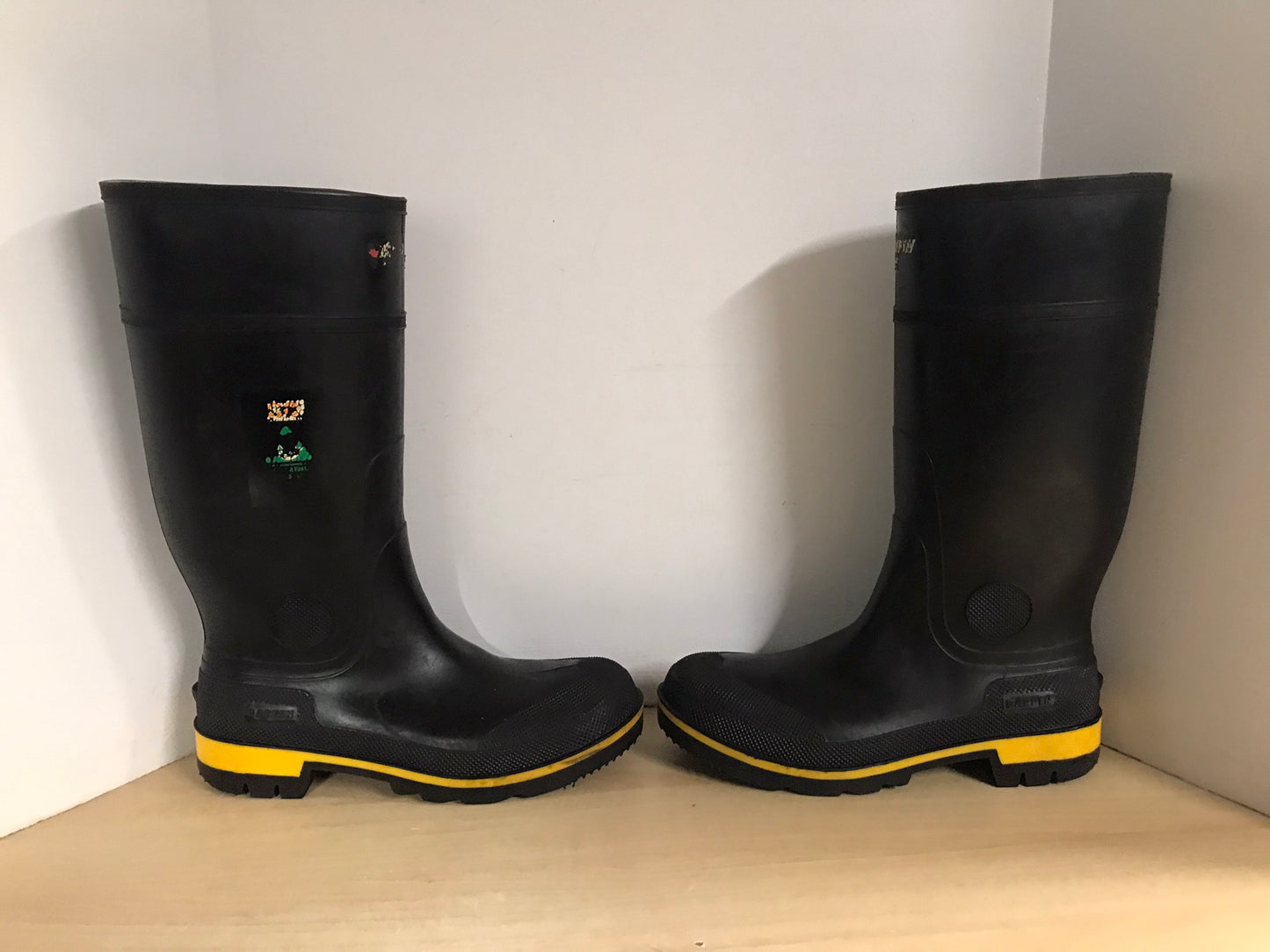 Rain Boots Men's Size 12 SA Approved Work Boots Lacrosse SA Steel Toe Rubber Excellent