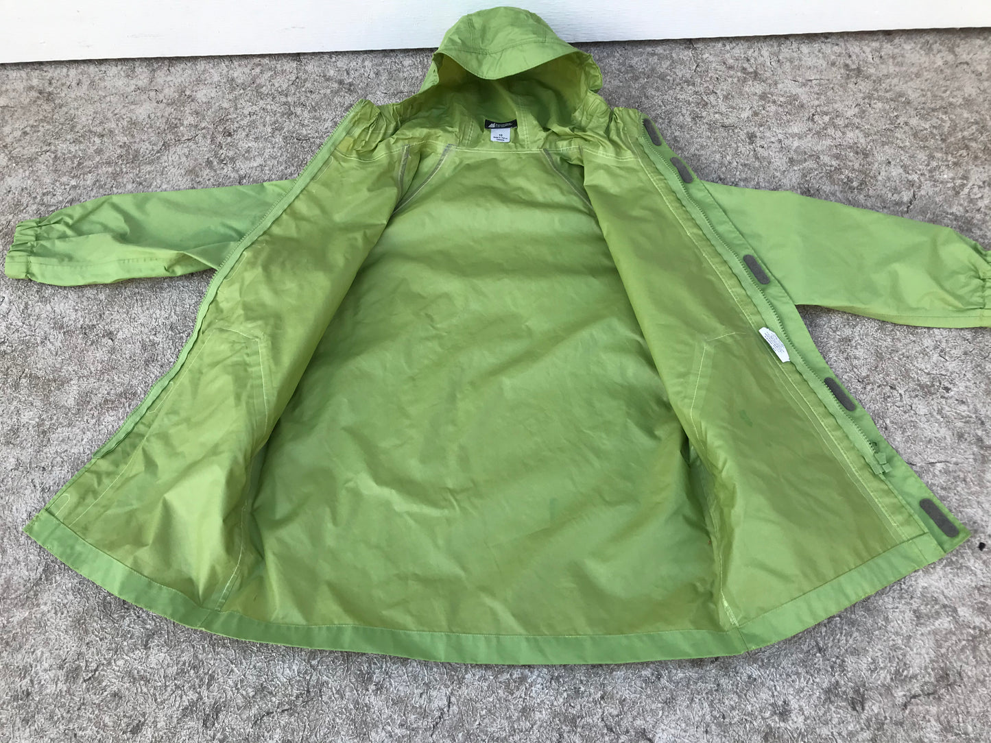Rain Coat Child Size 10 MEC Apple Green With Reflectors Excellent