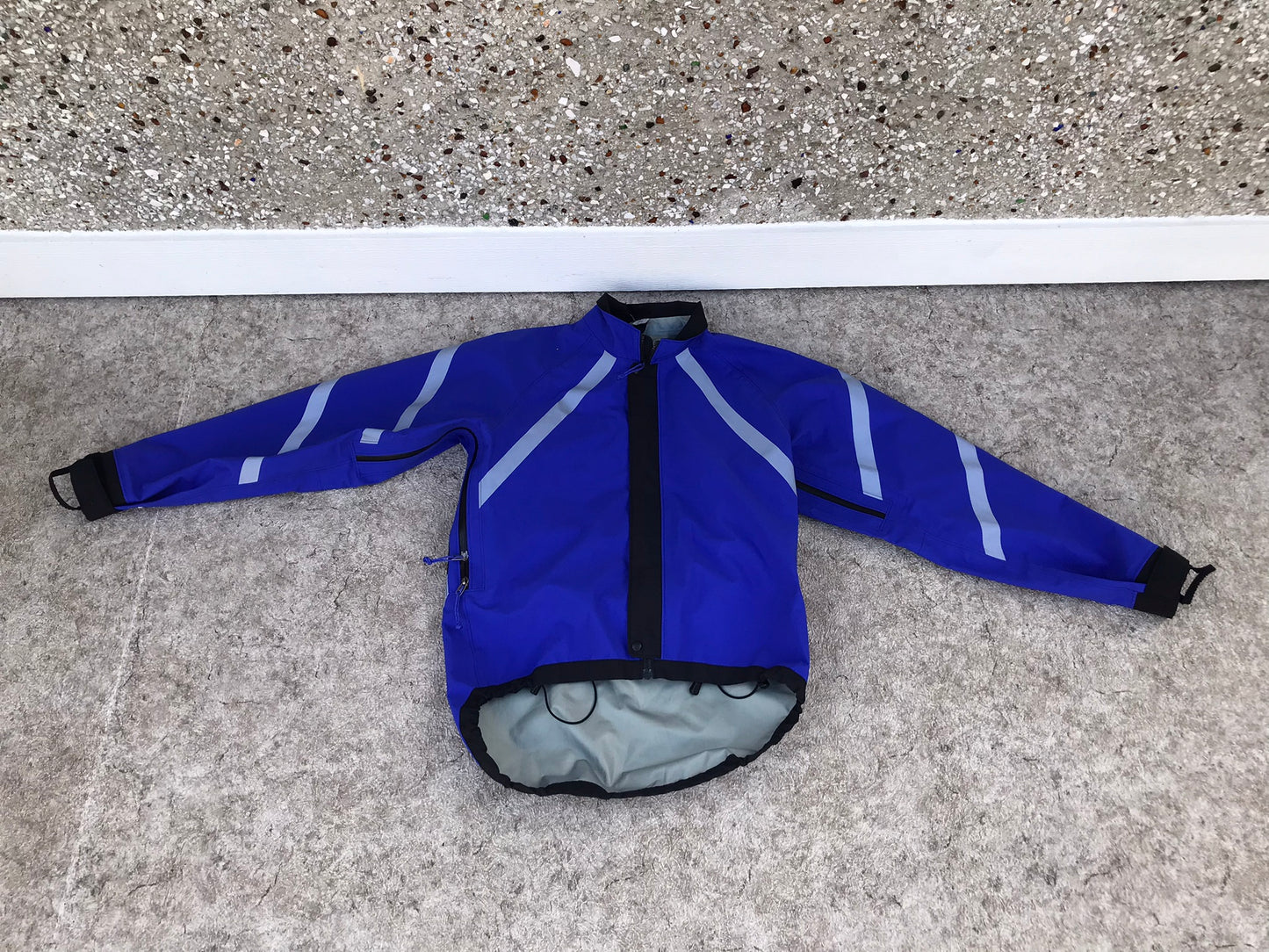 Rain Coat Men's Size Small MEC Gore-Tex Waterproof Bike With Reflectors As New Blue