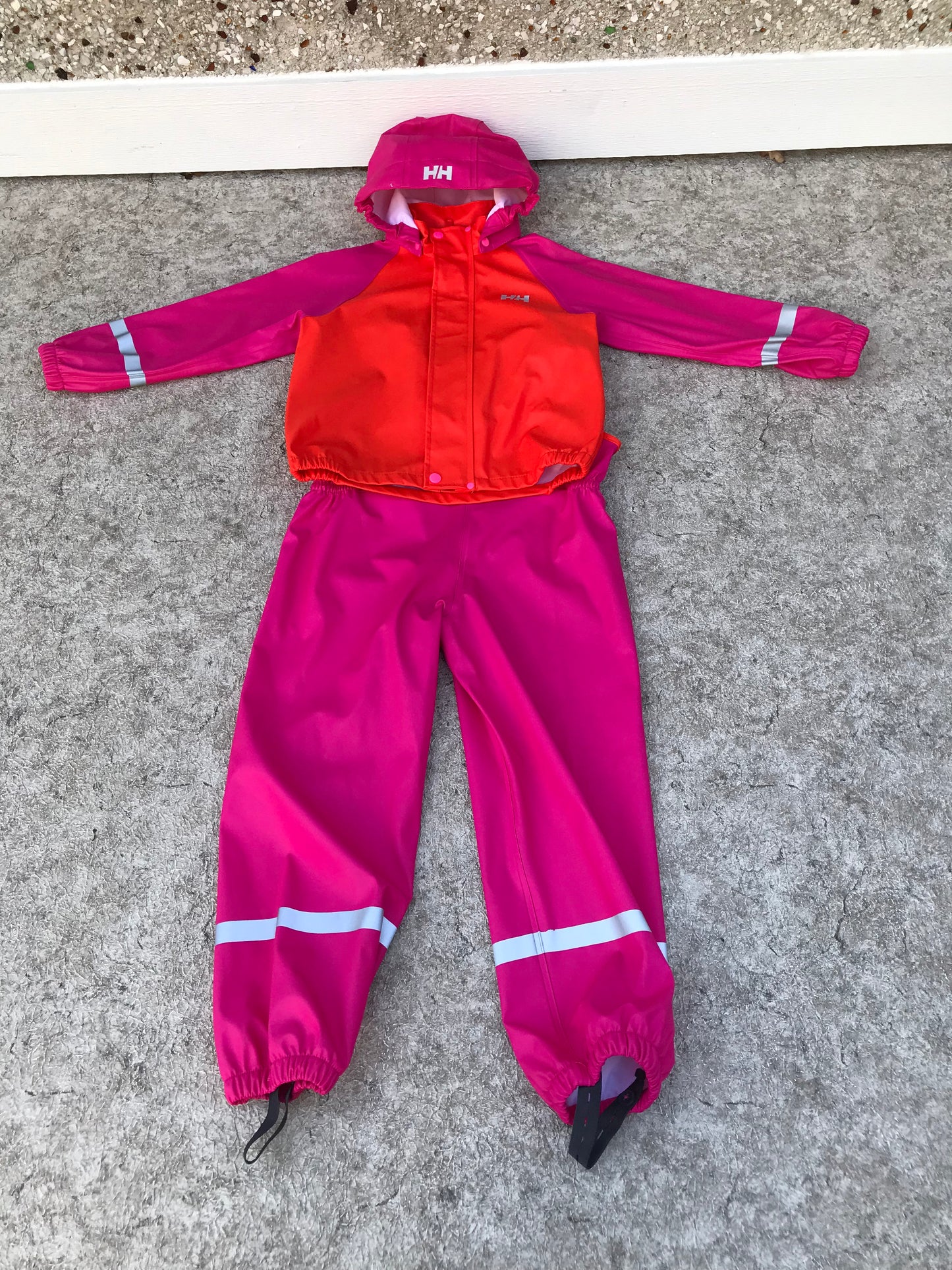 Rain Coat and Pants Child Size 6 Helly Hansen Fushia Pink Orange With Reflectors Fully Waterproof New Demo