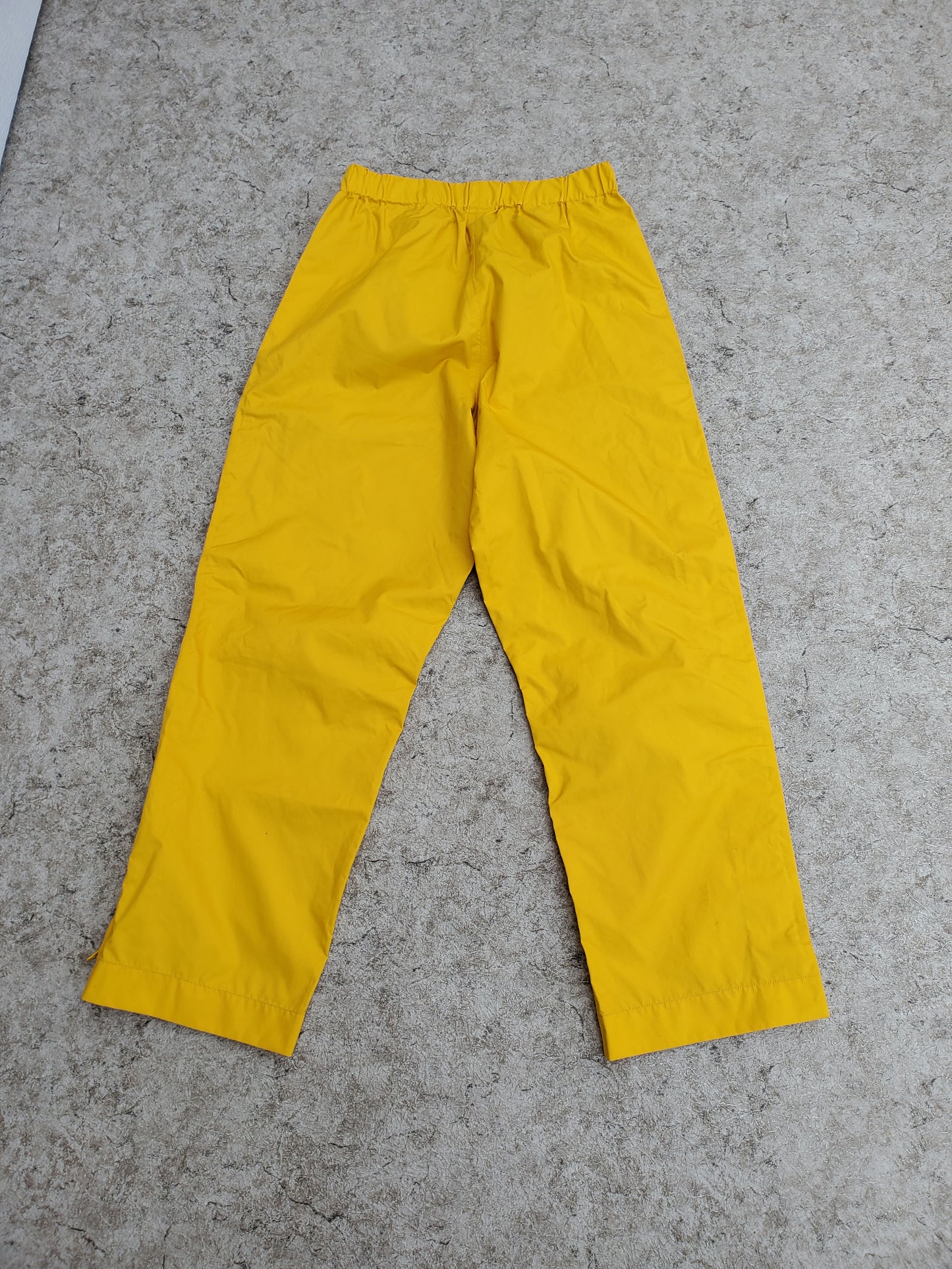 Rain Pants Men's Size Medium Waterproof Full Zippers Up Both legs Great For Biking, Working, Motorcycle Yellow