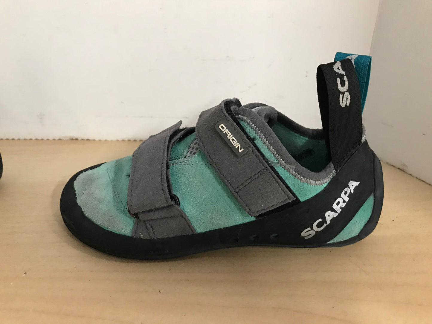 Rock Climbing Shoes Child Size 4.5 Scarpa Origin Grey Teal Retail 125.00 Fantastic Quality  JP 5596