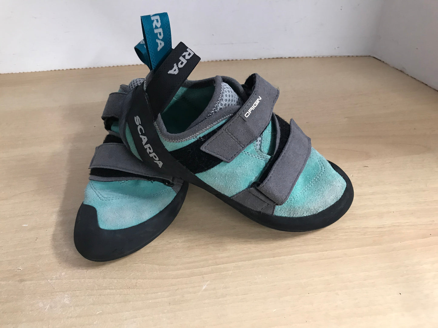 Rock Climbing Shoes Child Size 4.5 Scarpa Origin Grey Teal Retail 125.00 Fantastic Quality  JP 5596