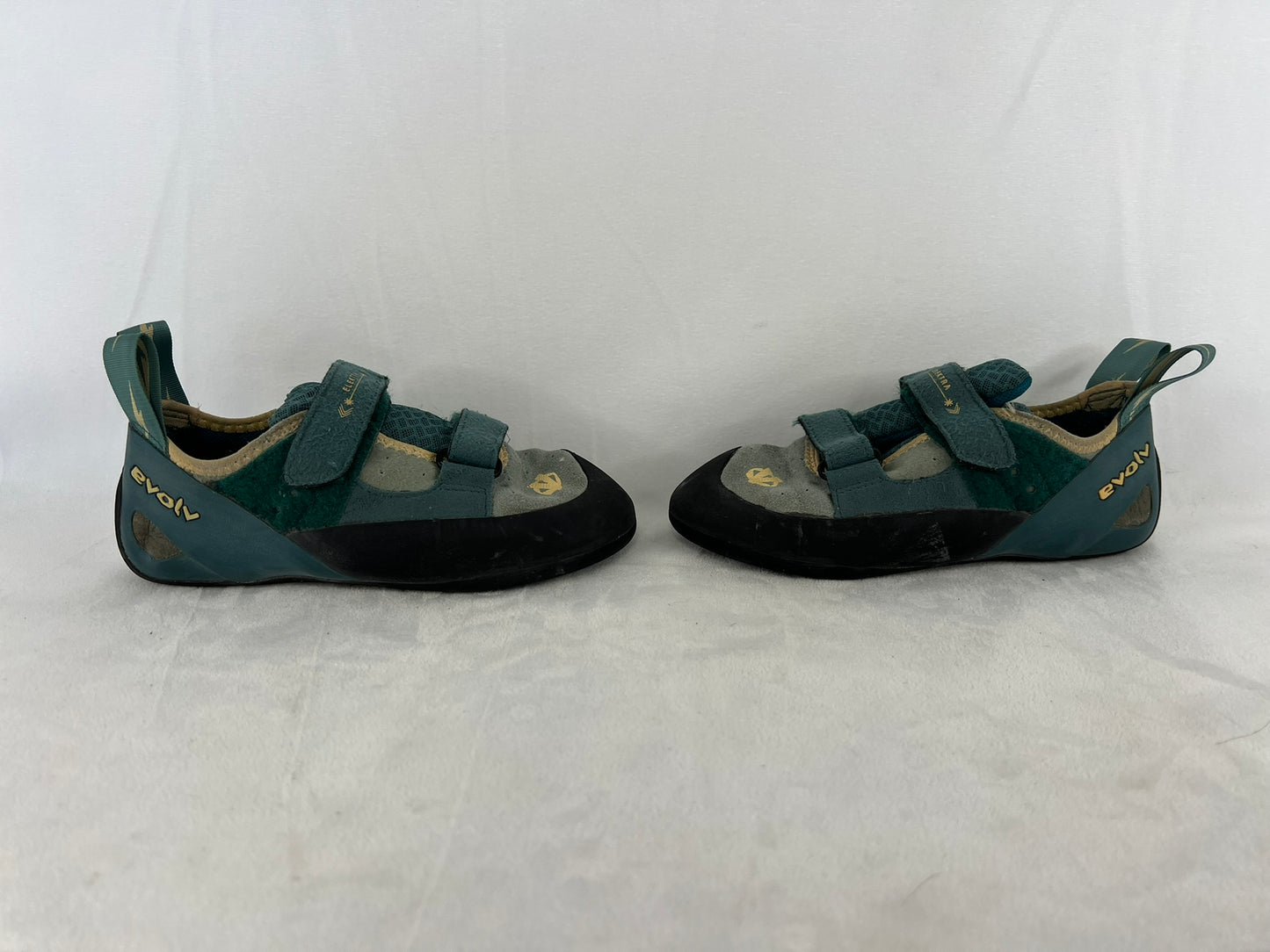 Rock Climbing Shoes Child Size  5.5  Elektra Evolve Teal Black